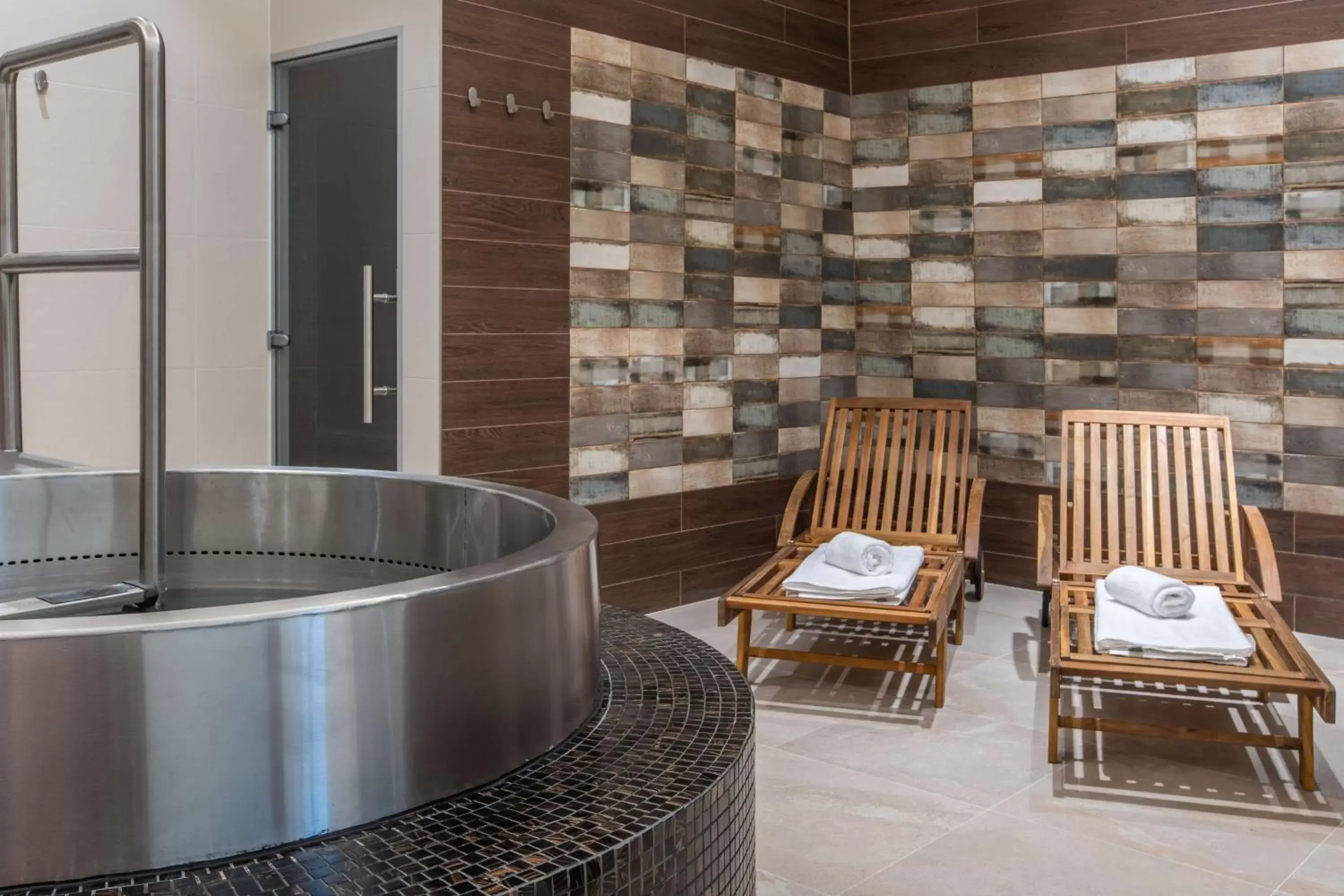 Spa and wellness centre/facilities, Bathroom in Radisson Blu Hotel & Residences