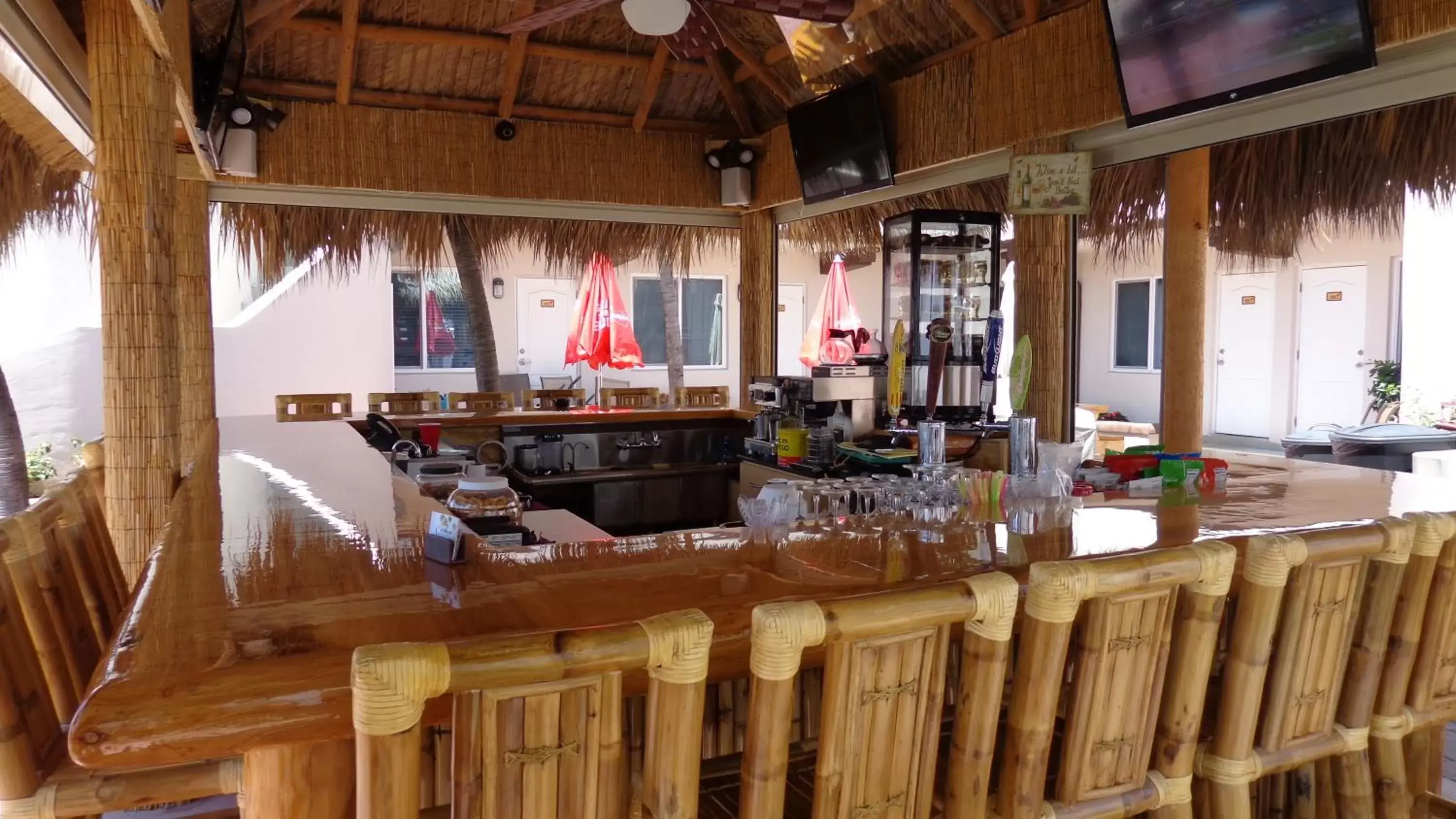 Lounge or bar, Restaurant/Places to Eat in Caribbean Resort by the Ocean