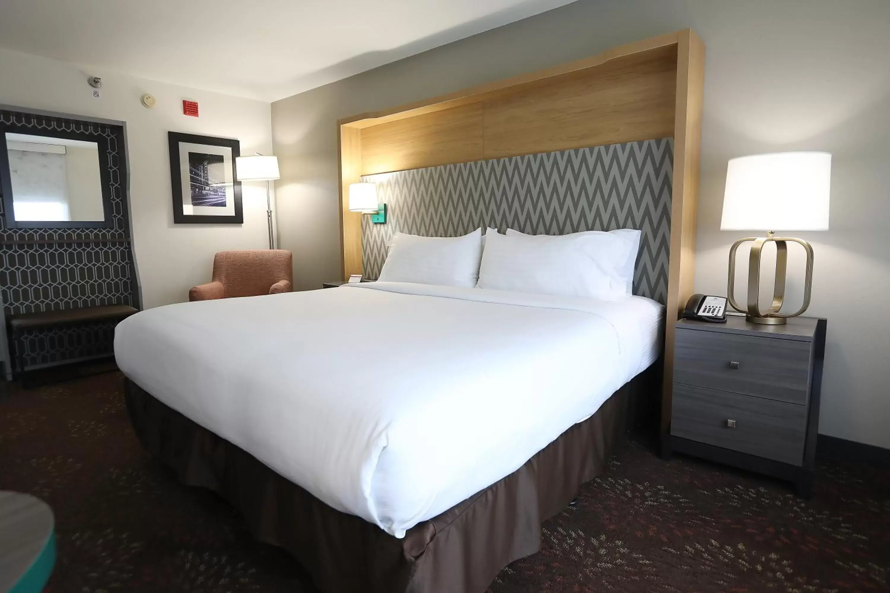 Photo of the whole room, Bed in Holiday Inn O'Hare Area, an IHG Hotel