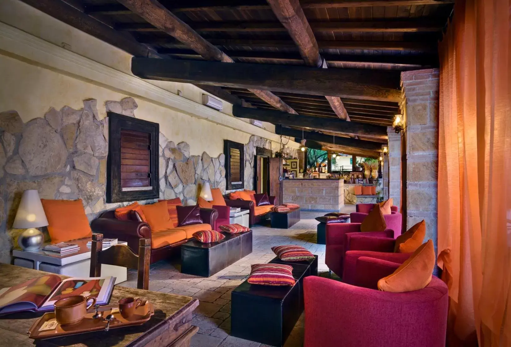 Communal lounge/ TV room in Villa Hotel Valle Del Marta Resort