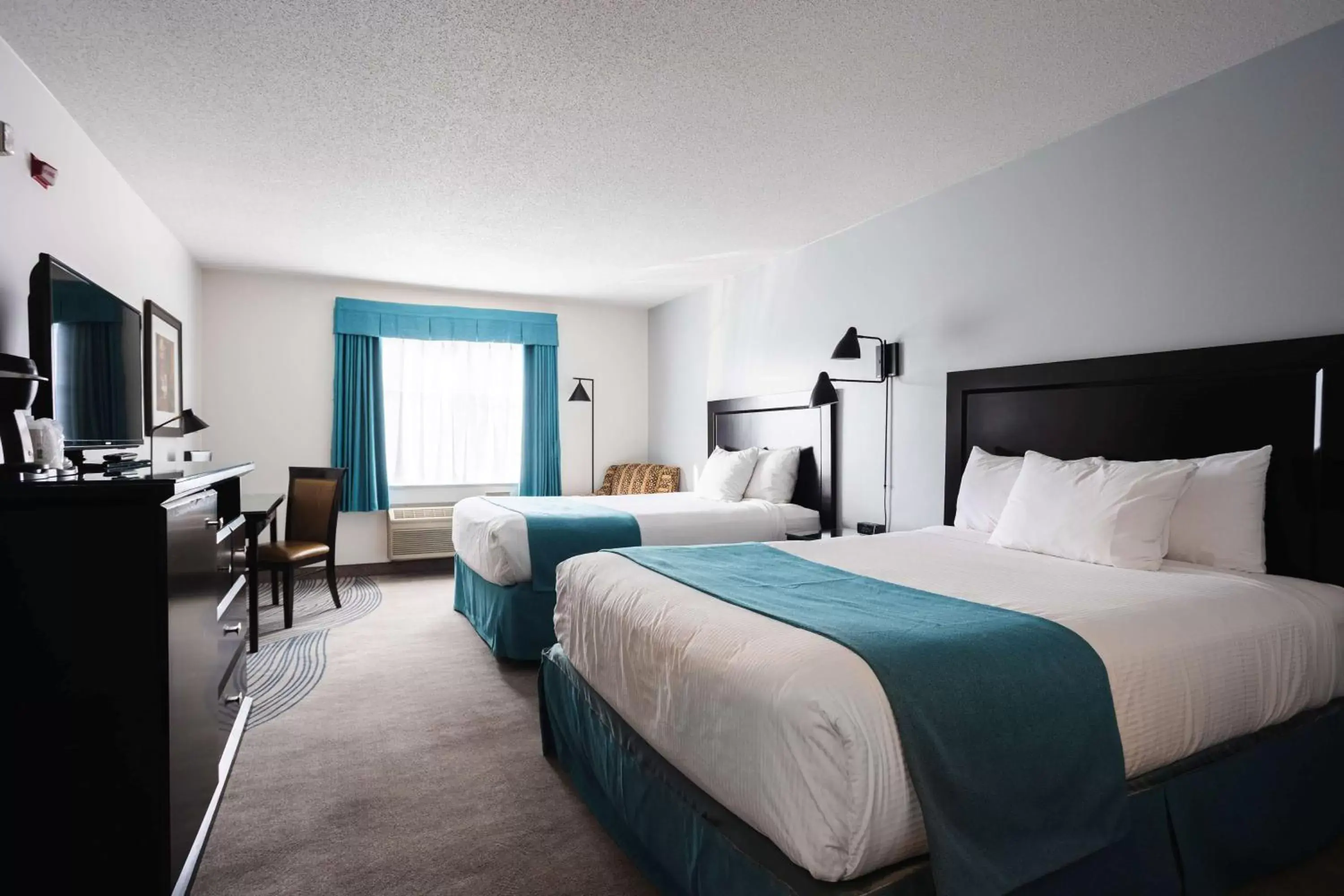 Photo of the whole room in Ramada by Wyndham Surrey/Langley