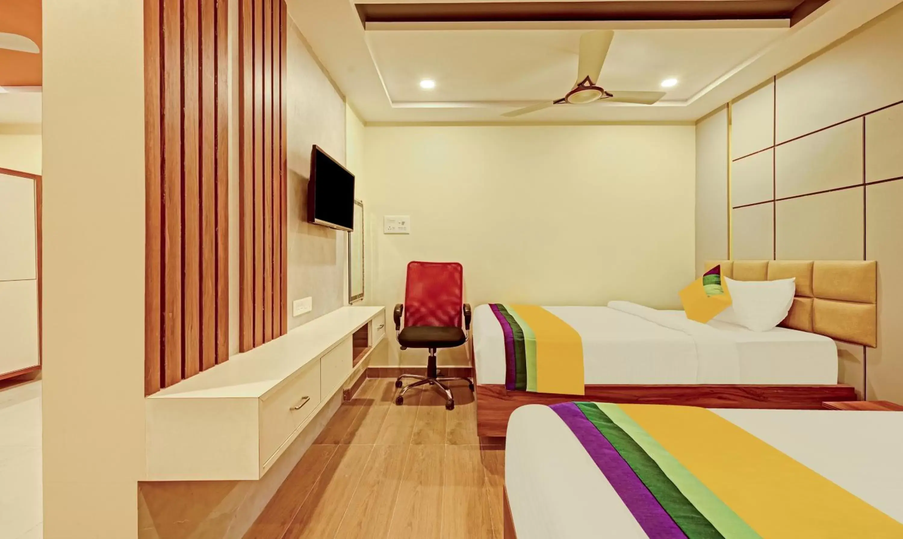 Bedroom, Bed in Itsy Hotels Sri Sai Grand Inn Bedroom, Bed in Itsy Hotels Sri Sai Grand Inn