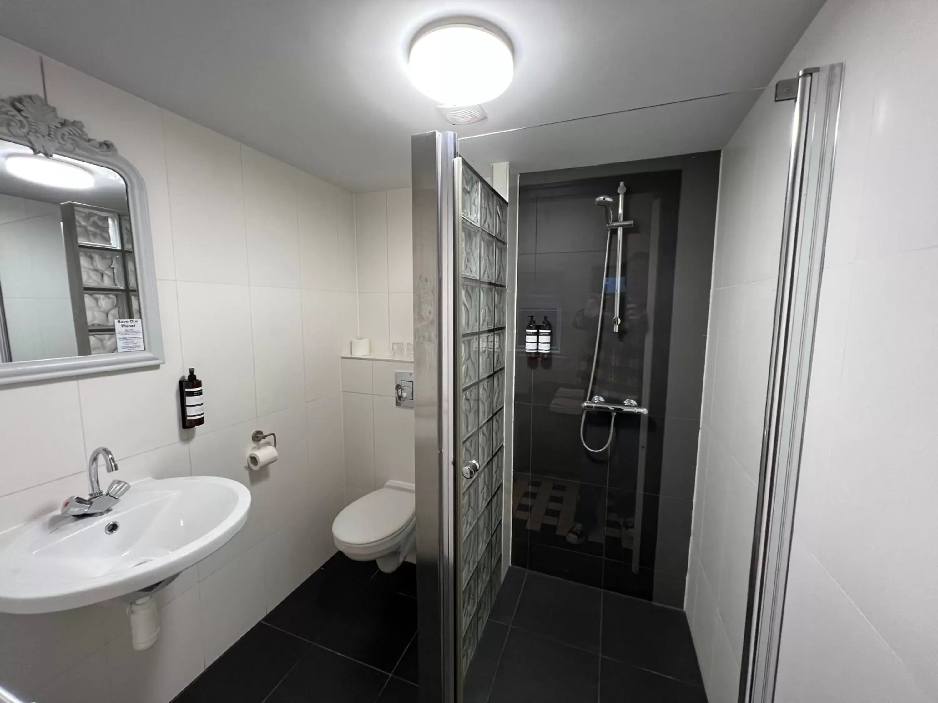 Bathroom in Hotel Heerlijkheid Bergen