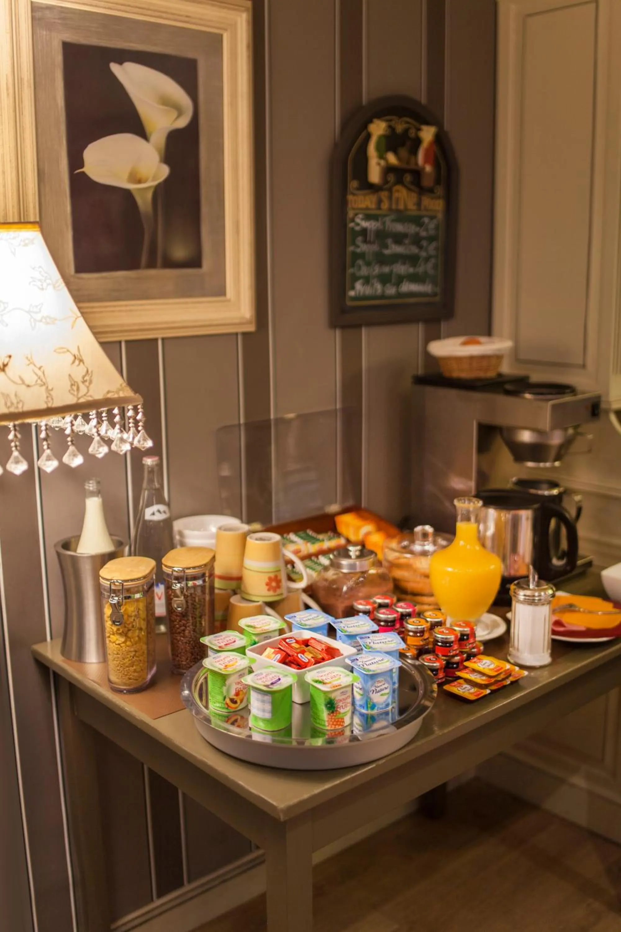 Buffet breakfast in The Originals City, Le Cottage Hôtel, Bruay-la-Buissière