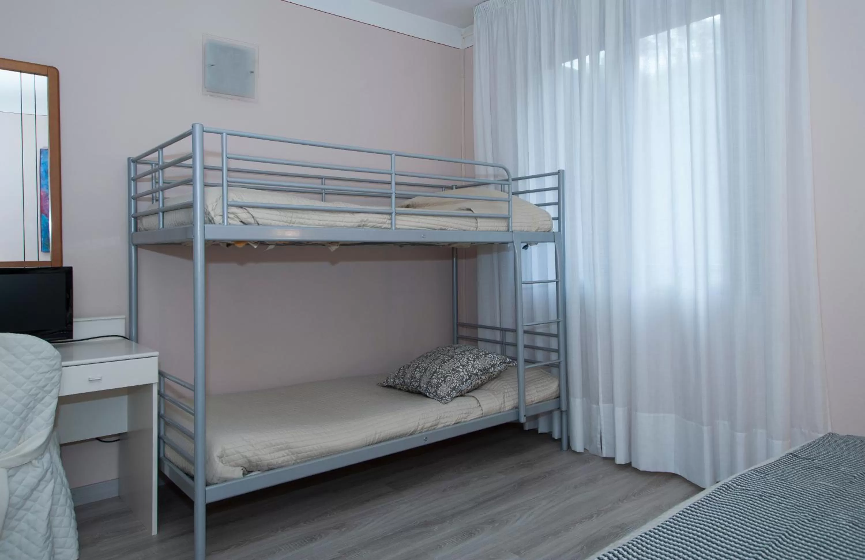 bunk bed, Bed in Hotel Monti