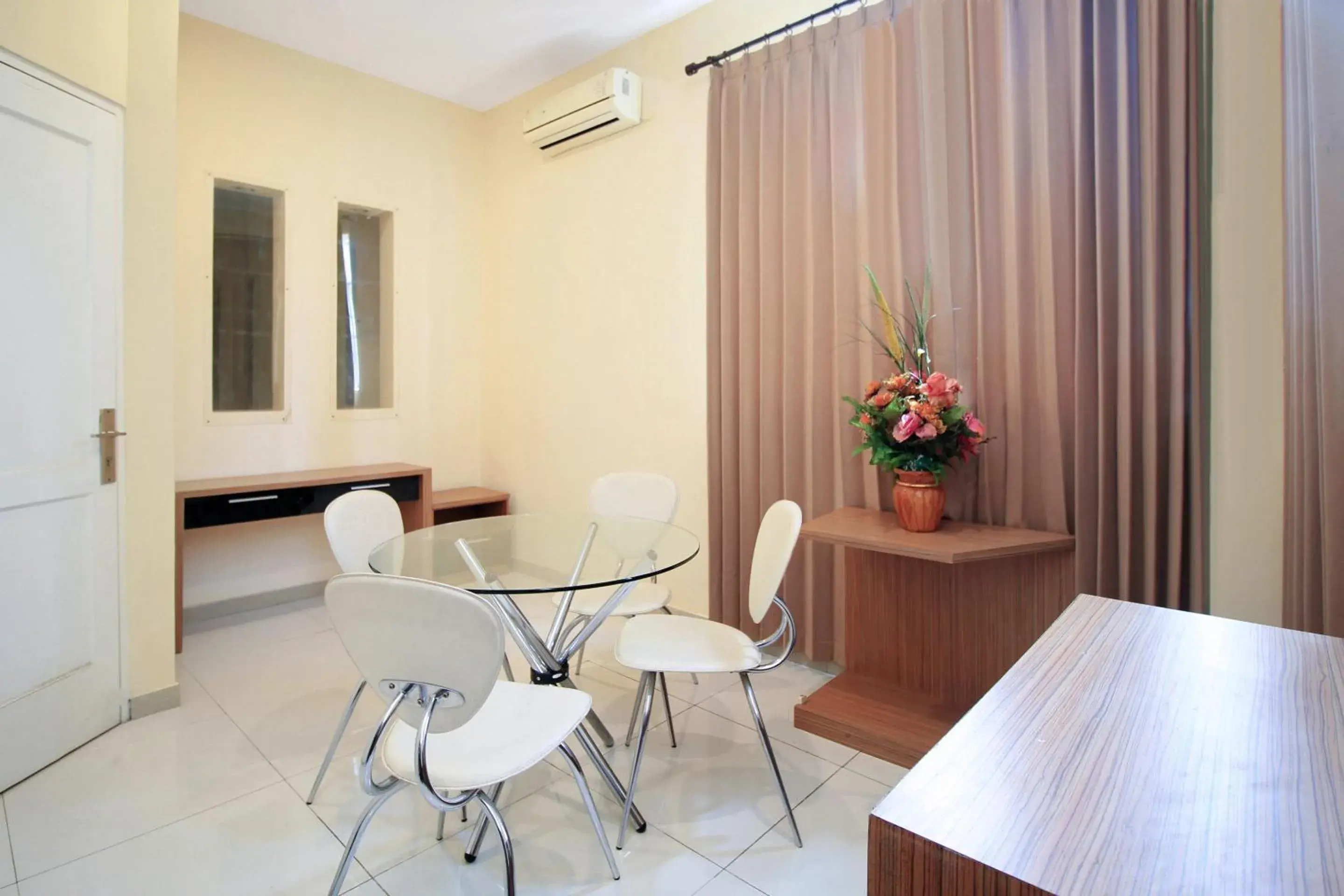 Area and facilities in OYO 175 K-60 Residence