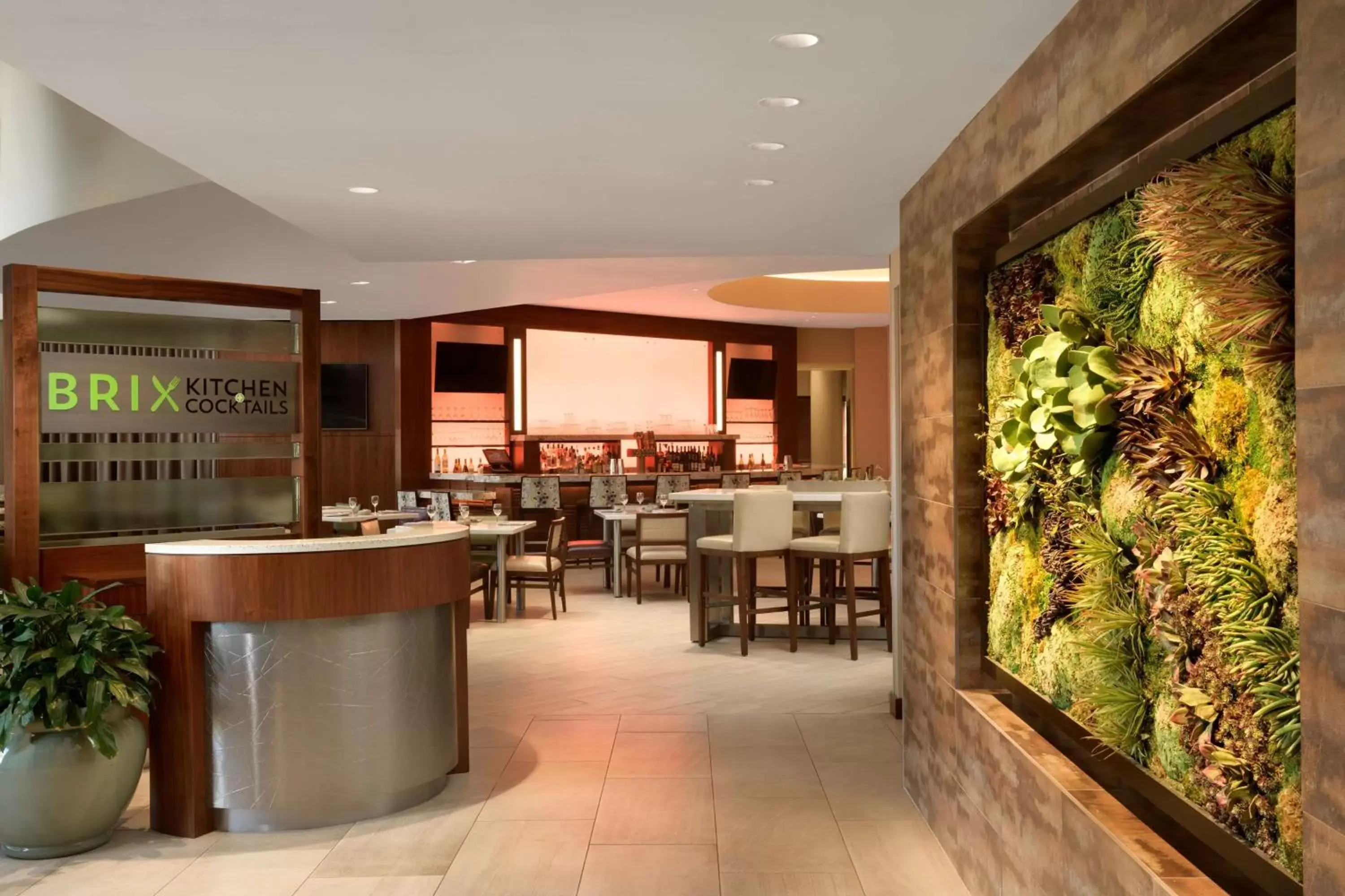 Dining area, Restaurant/Places to Eat in DoubleTree Suites by Hilton Phoenix