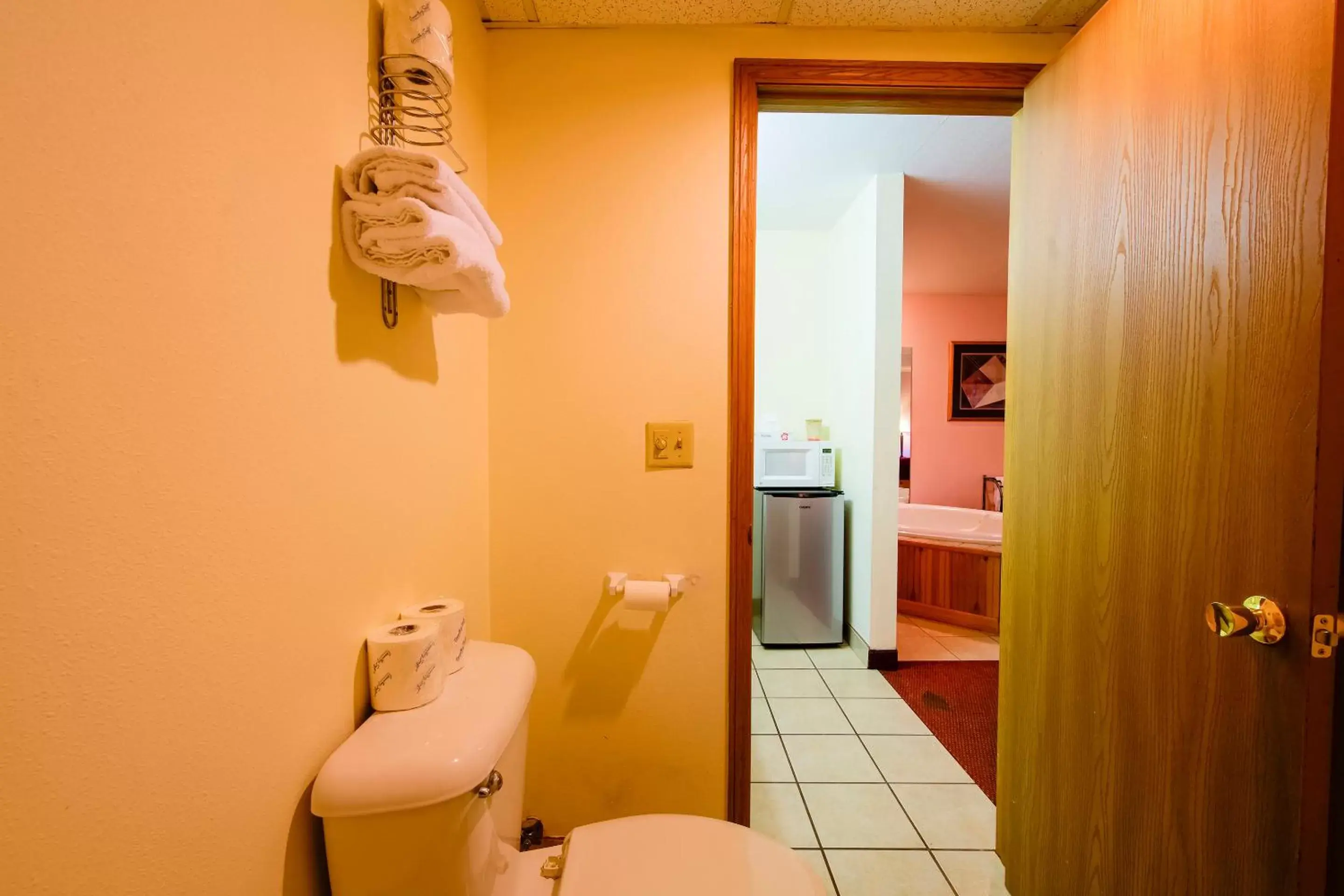 Bathroom in Hotel O Eureka Springs - Christ of Ozark Area