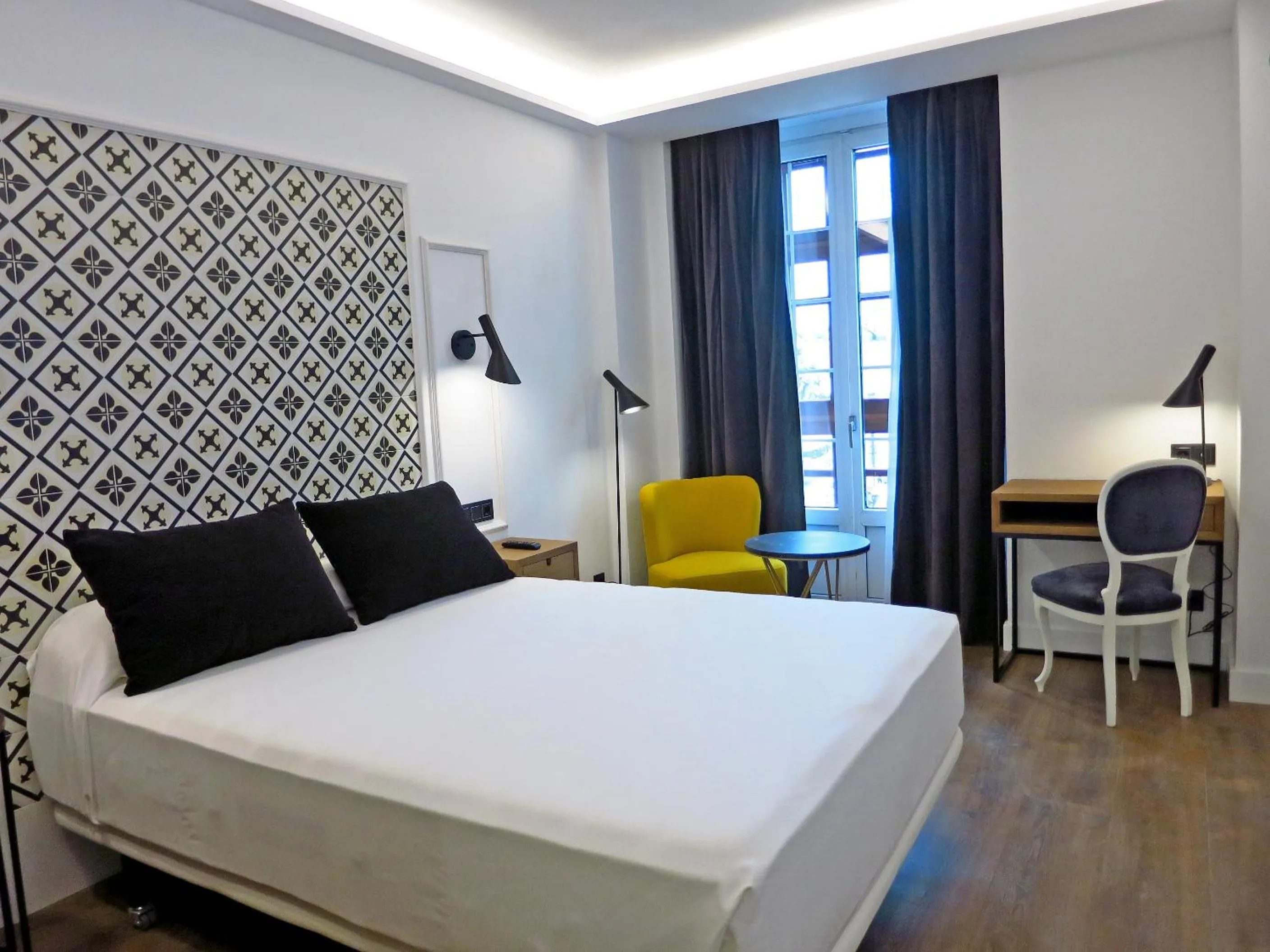 Decorative detail, Bed in Hotel Colón Plaza