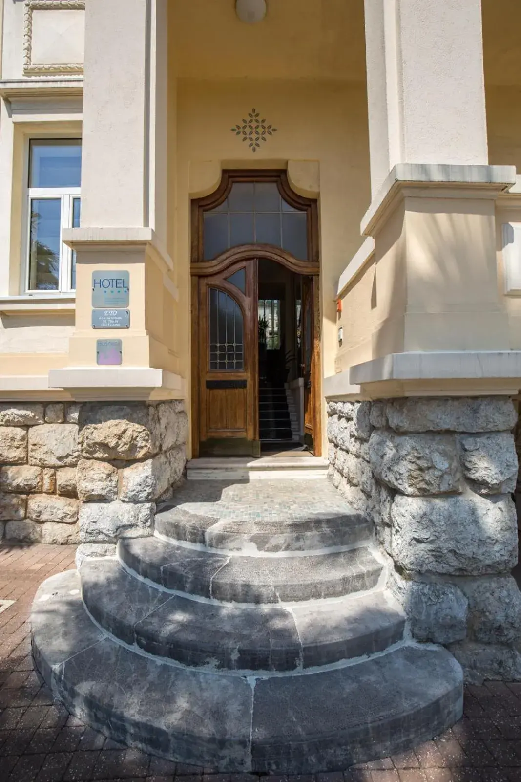 Facade/entrance in Hotel Villa Eugenia