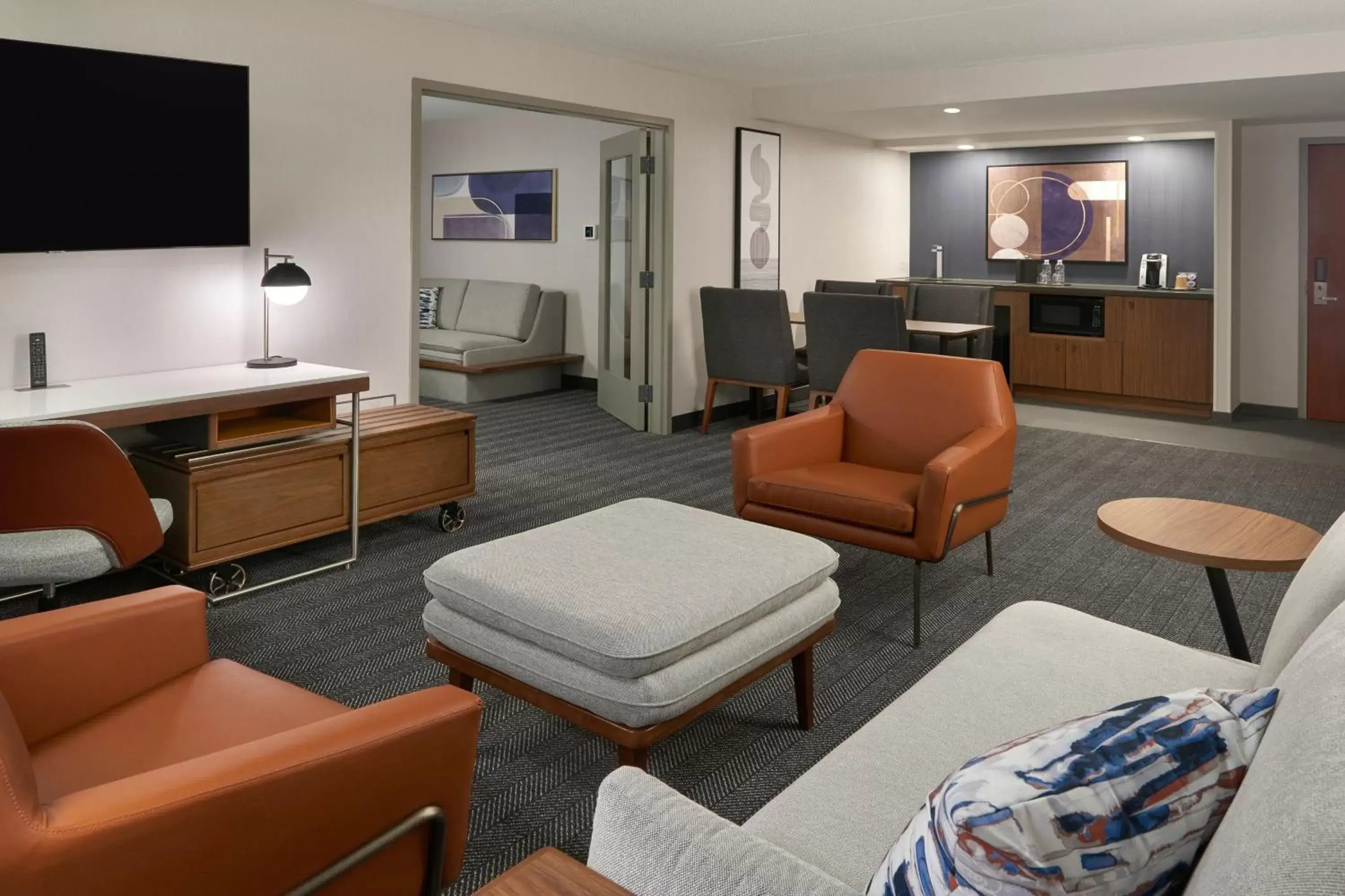 Living room, Seating Area in Courtyard by Marriott Toronto Markham