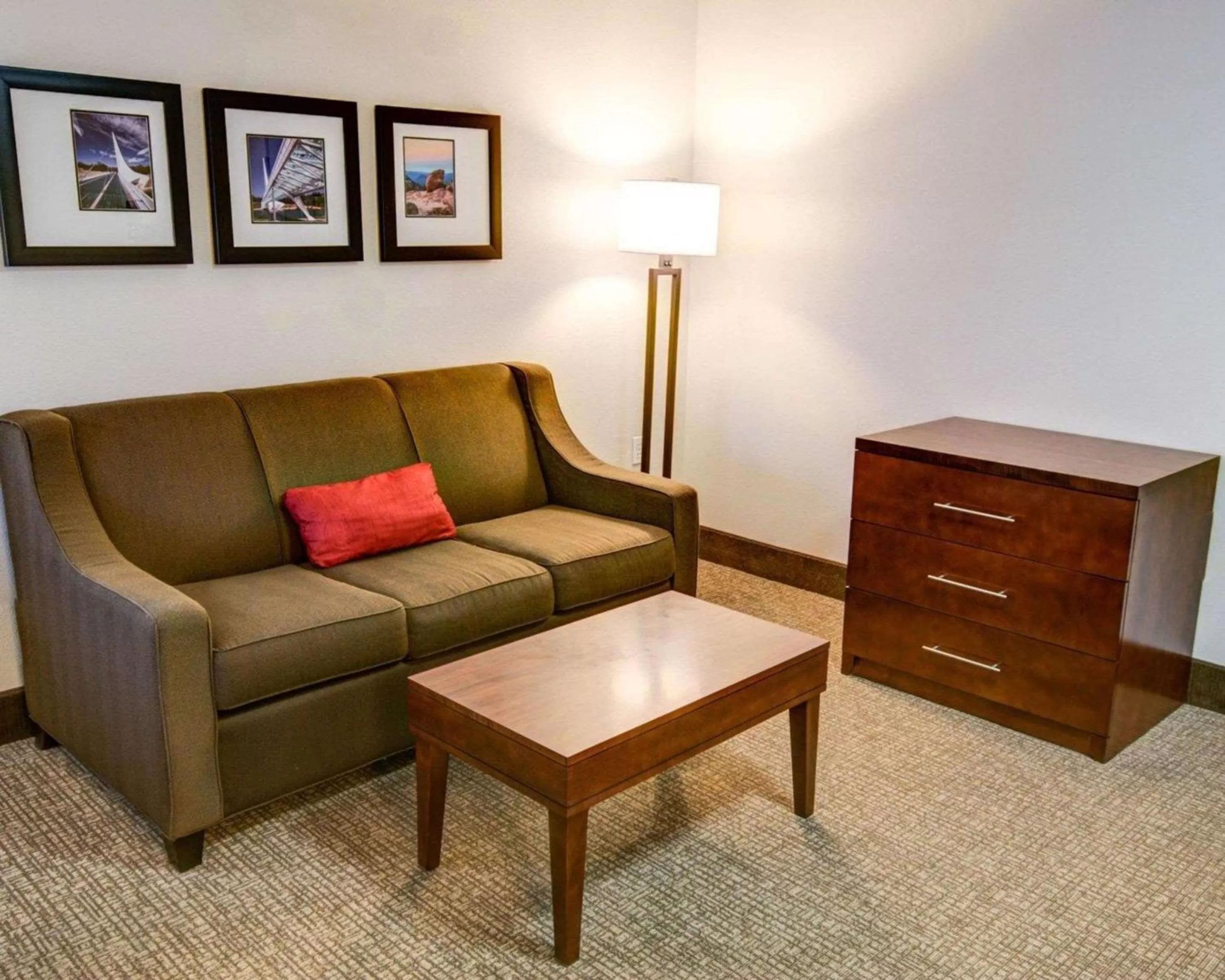 Photo of the whole room in Comfort Inn Redding Near I-5