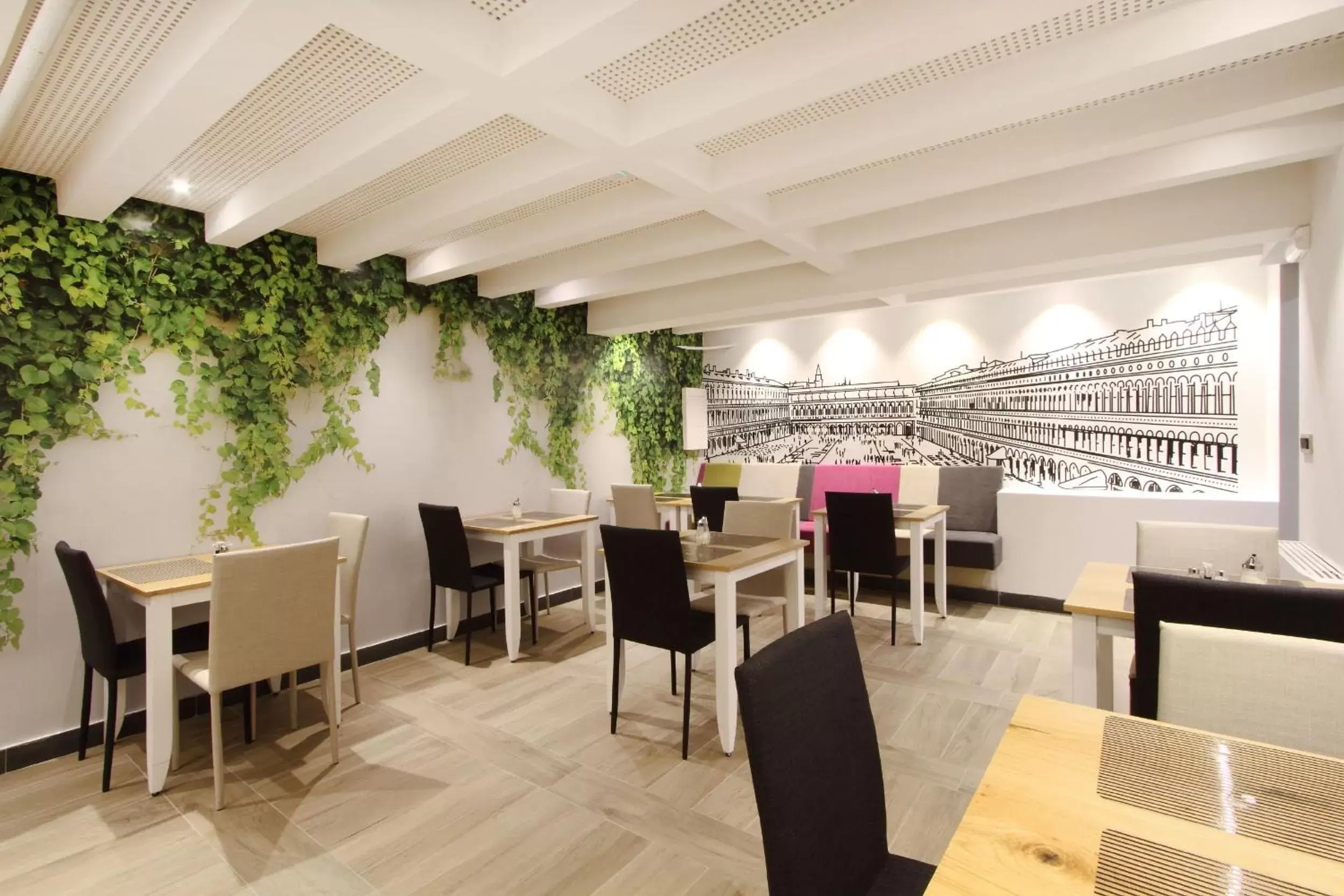 Restaurant/places to eat in Hotel Cosmopolit Restaurant/places to eat in Hotel Cosmopolit