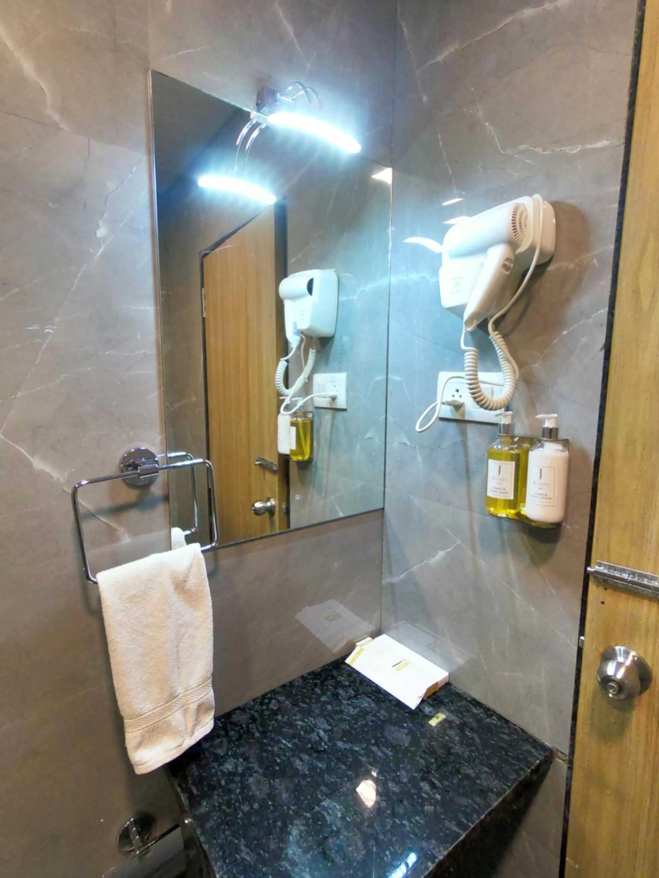 Bathroom in Jivanta Mahabaleshwar