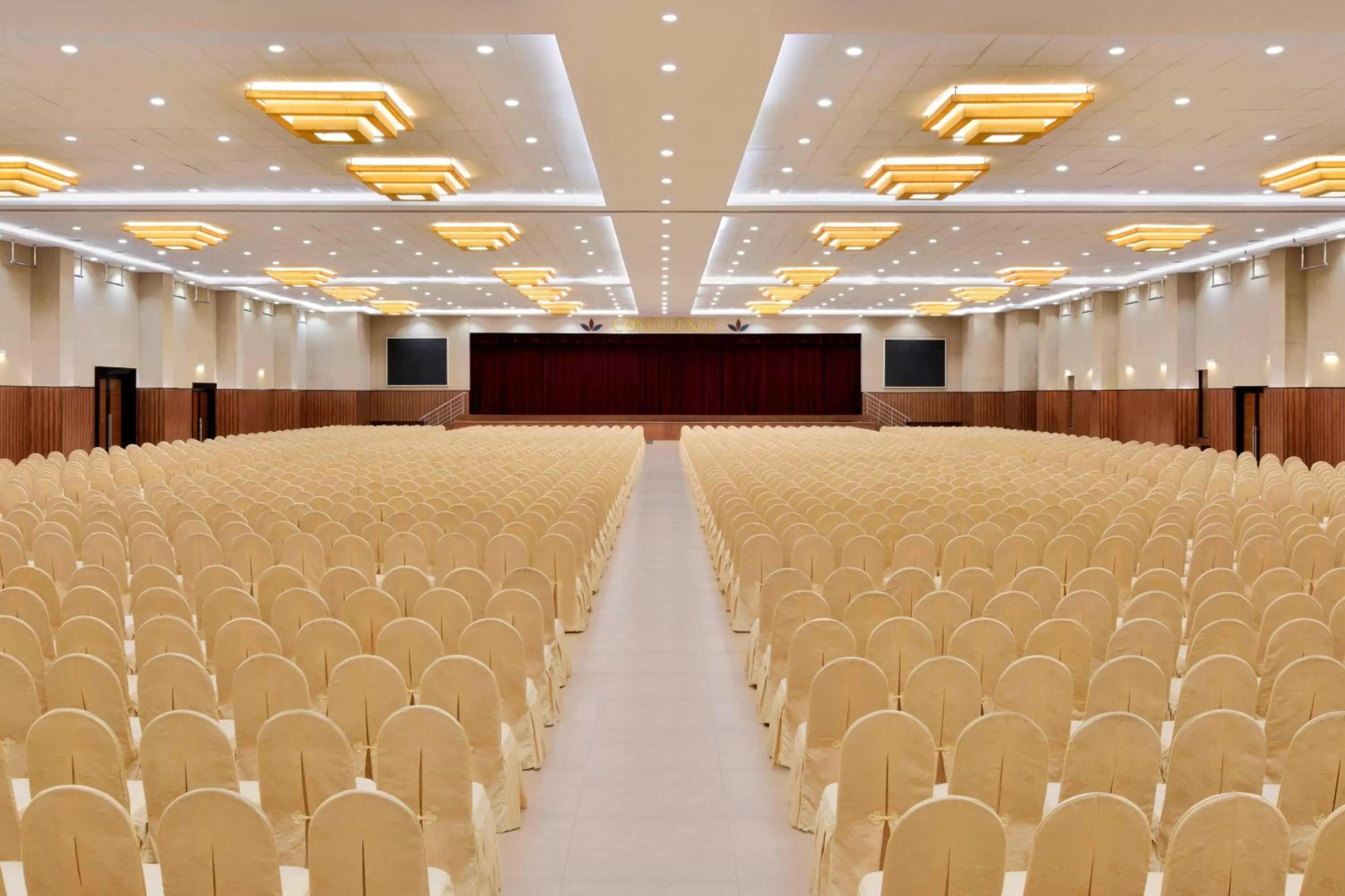 Meeting/conference room in Four Points by Sheraton Mahabalipuram Resort & Convention Center