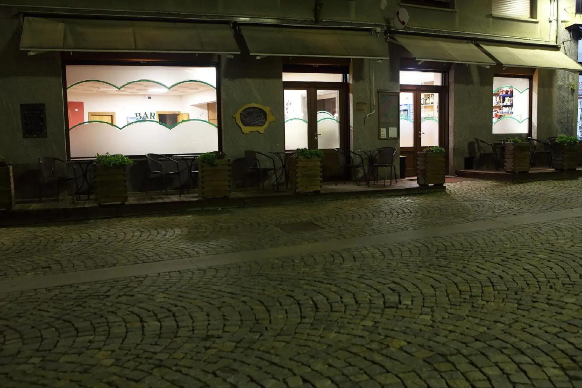 Facade/entrance, Property Building in Albergo Gusmeroli