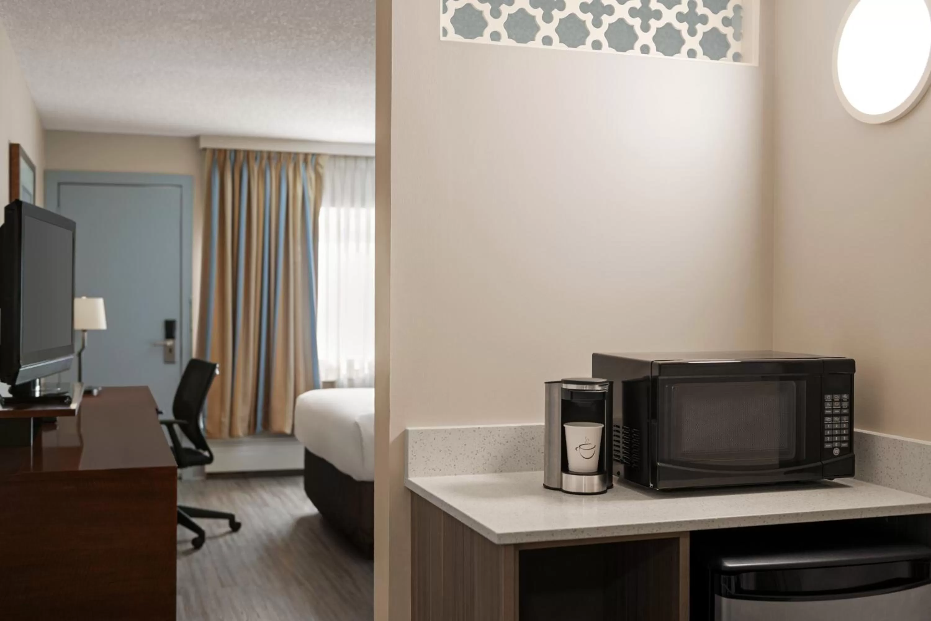 Travelodge by Wyndham Calgary South