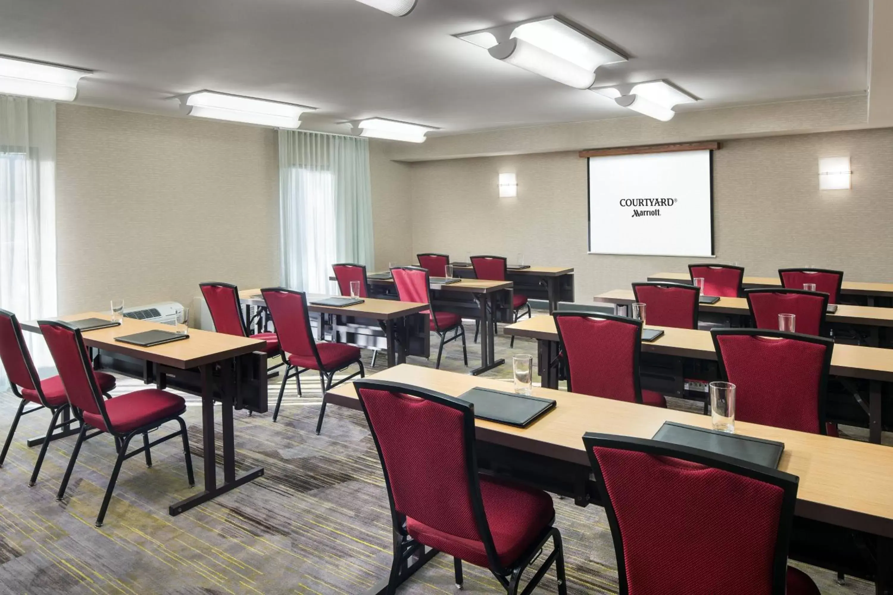 Meeting/conference room in Courtyard by Marriott San Diego Sorrento Valley