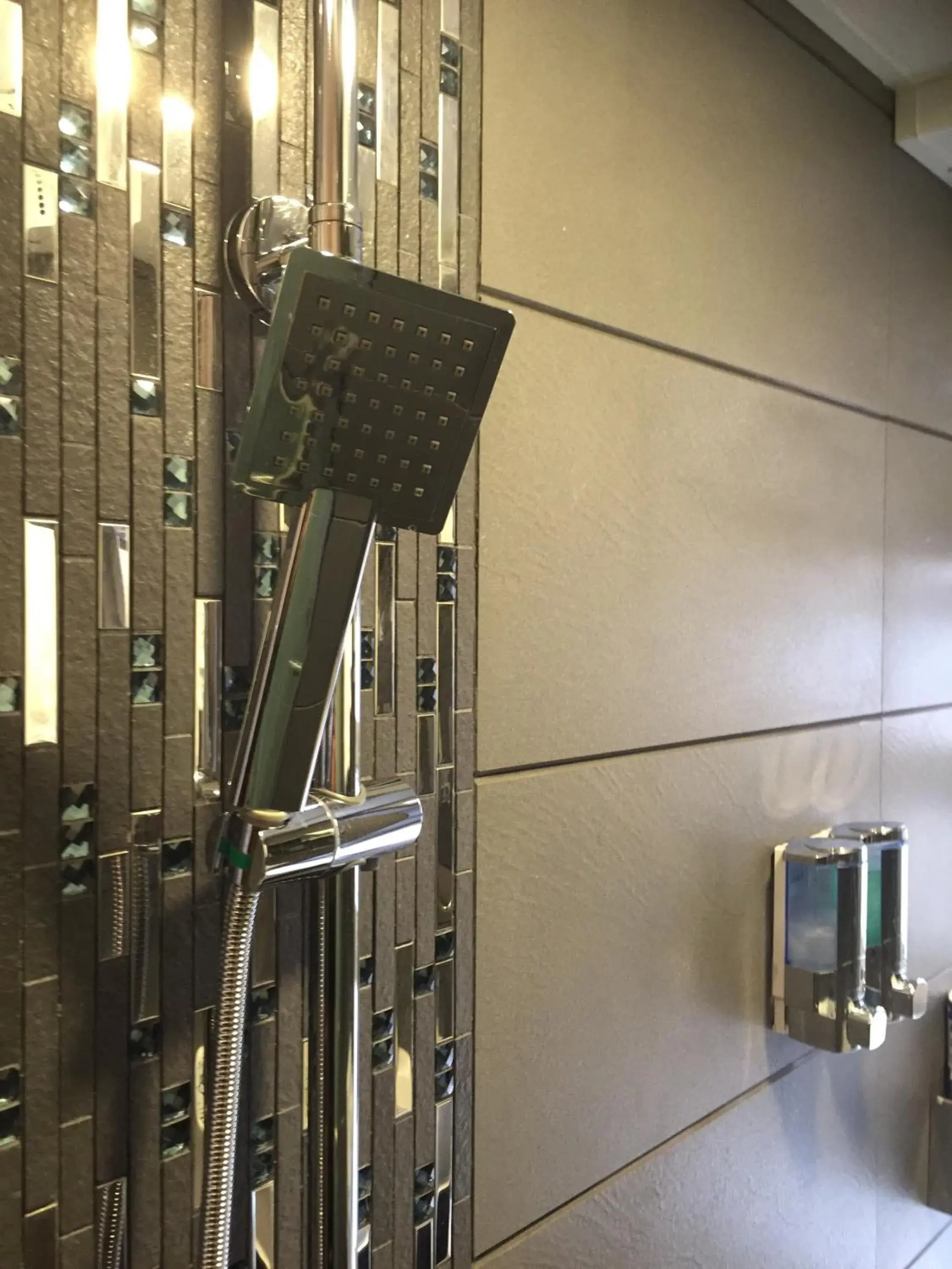 Shower, Bathroom in Seasons Hotel – Causeway Bay