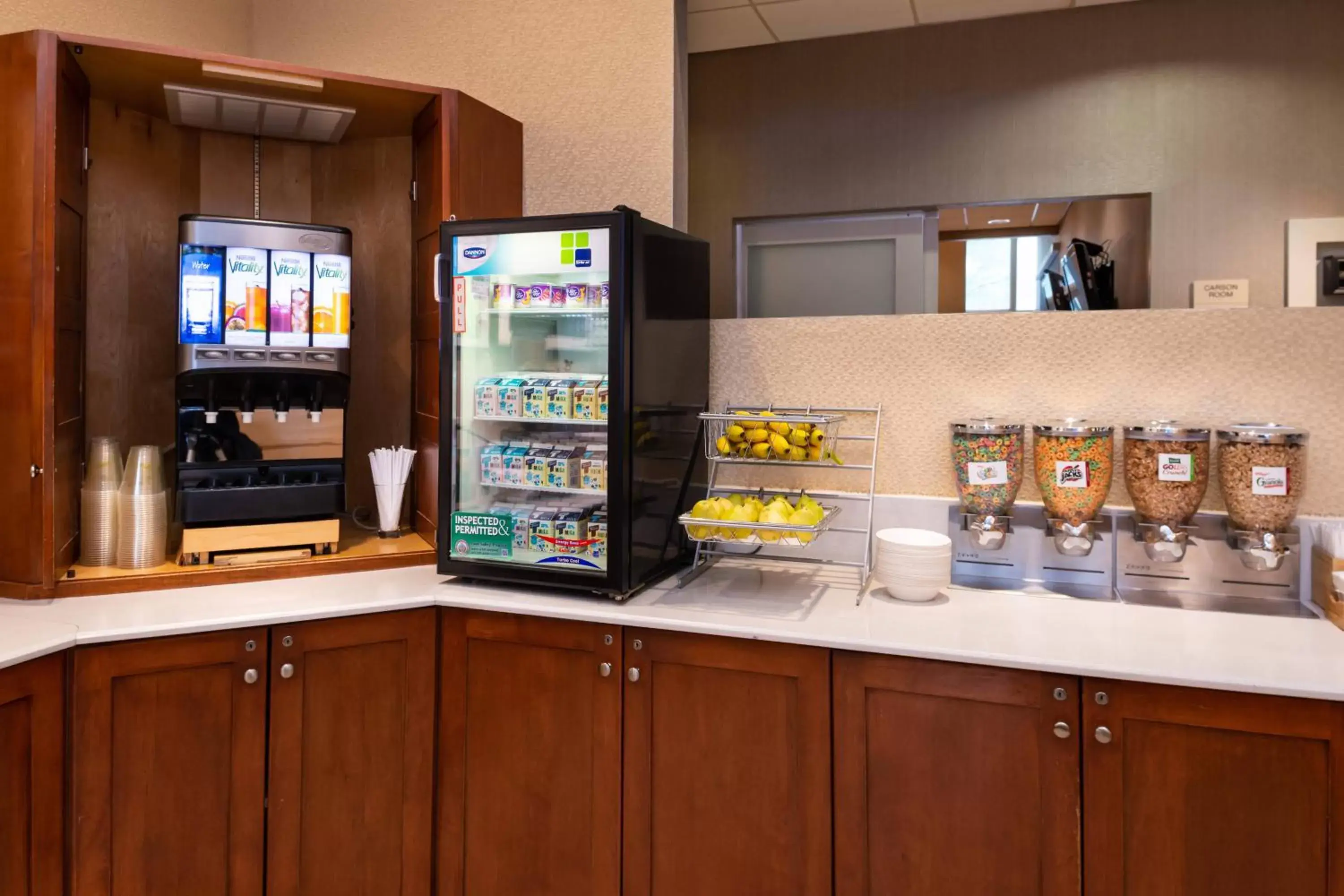 Breakfast in SpringHill Suites by Marriott Pittsburgh North Shore