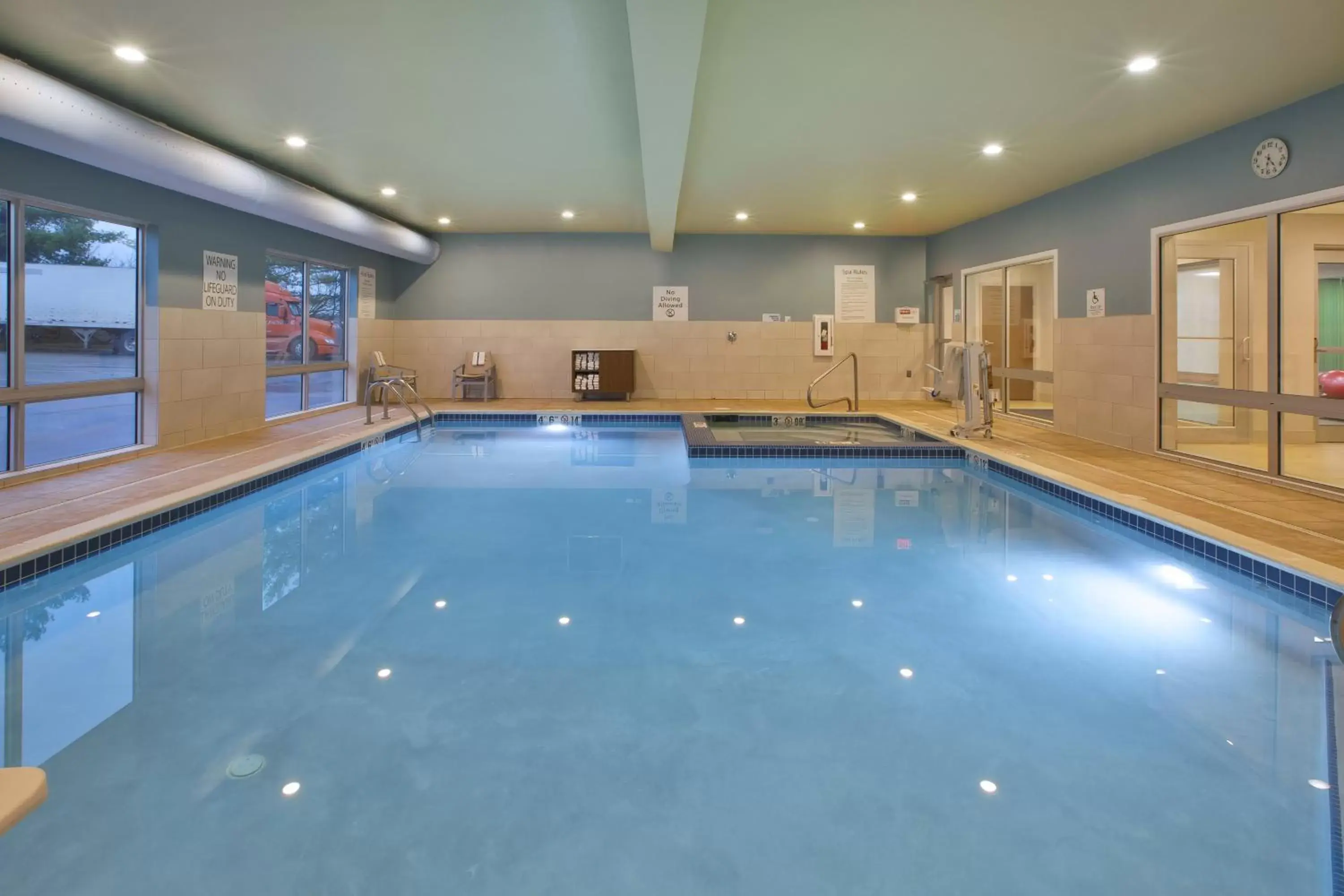 Swimming Pool in Holiday Inn Express & Suites - Parkersburg East, an IHG Hotel