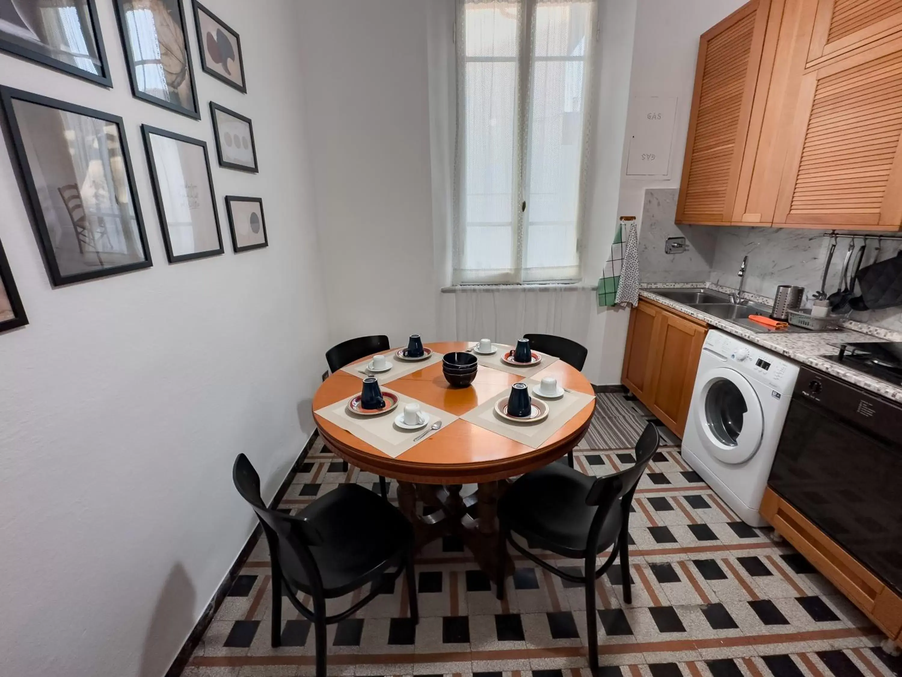 Kitchen or kitchenette, Dining Area in La Casa di Eli