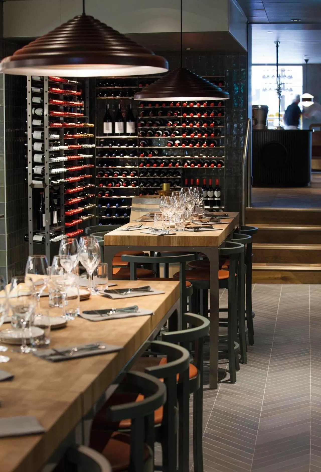 Restaurant/places to eat in Elite Park Avenue Hotel