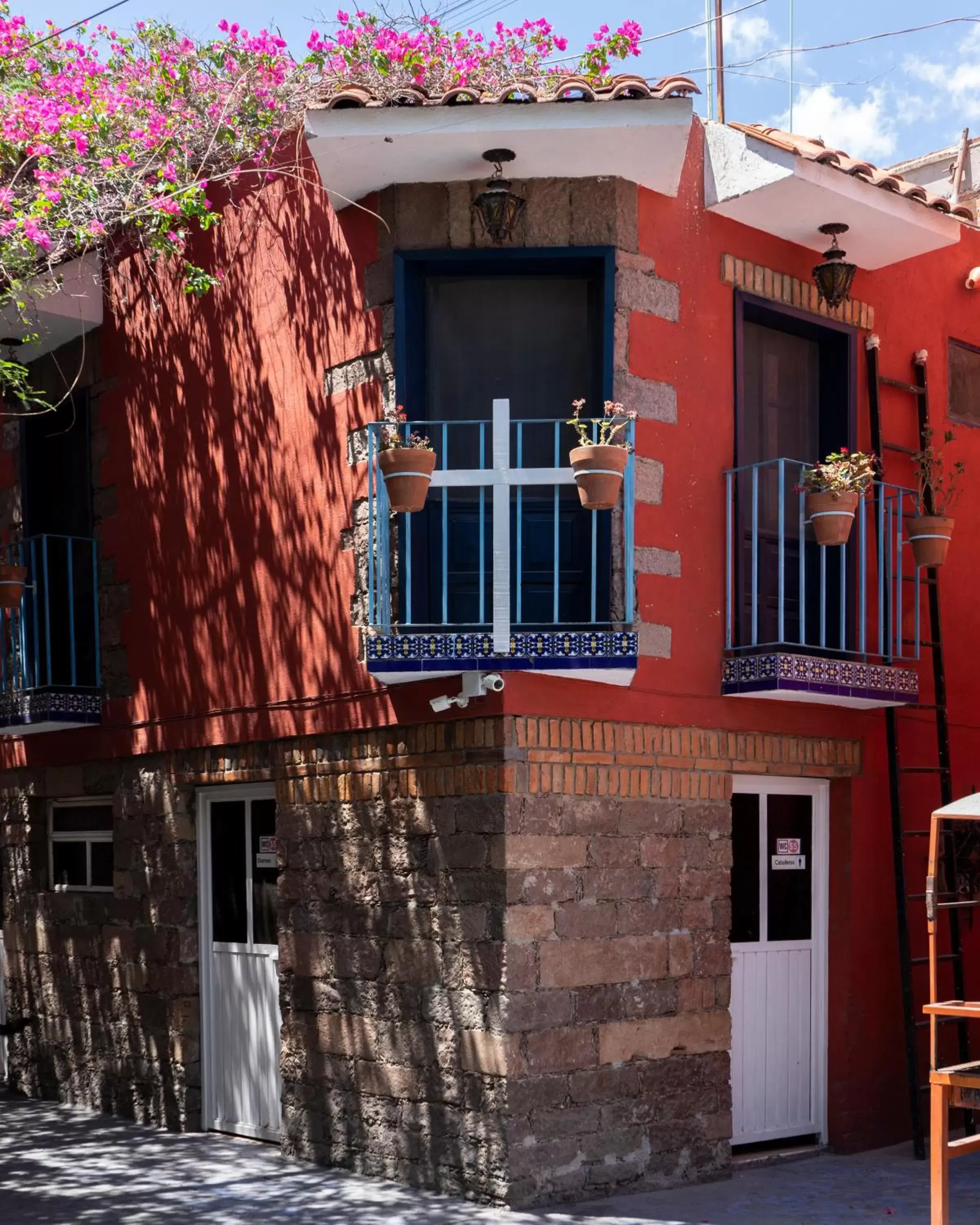 Patio in Hotel Posada Bugambilias