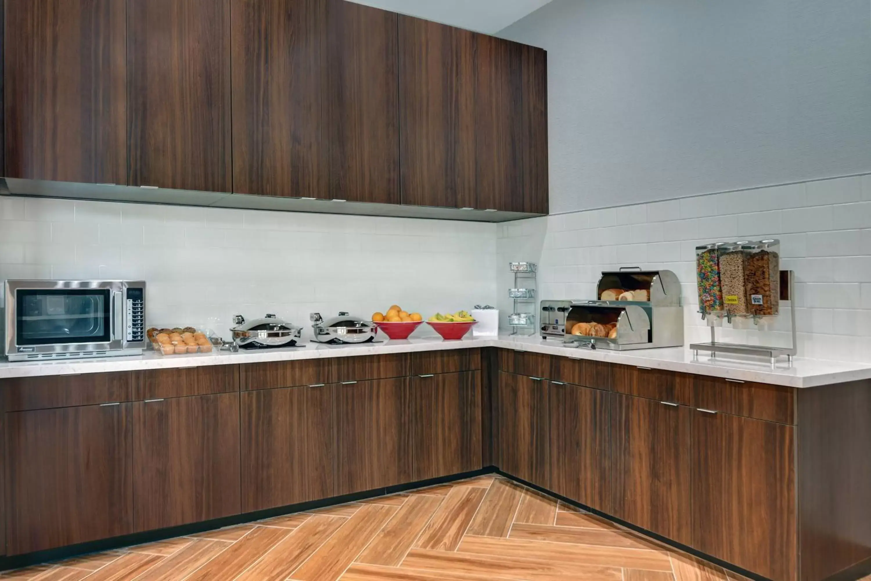 Breakfast, Kitchen/Kitchenette in TownePlace Suites by Marriott Columbus Dublin