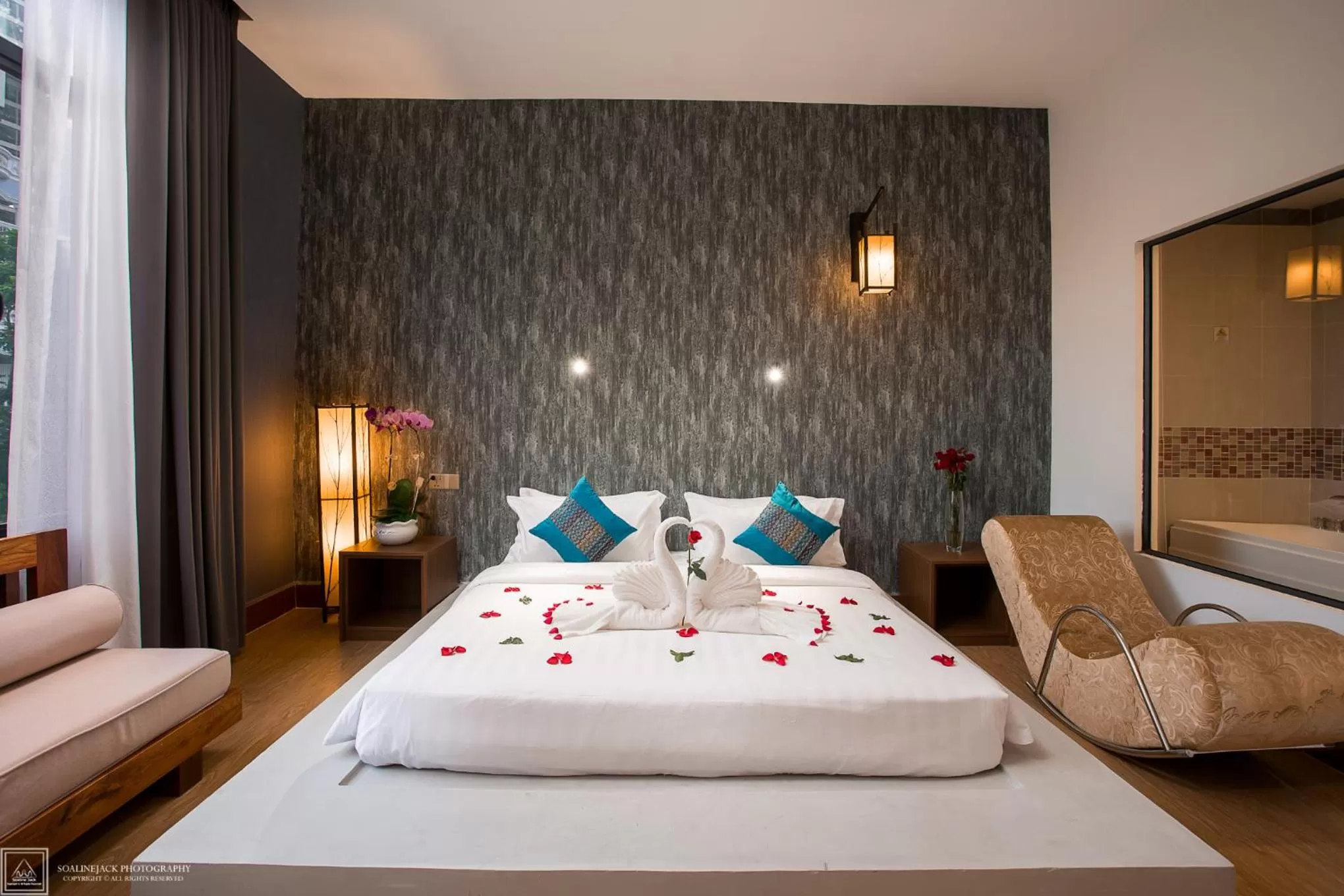 Photo of the whole room, Bed in Orussey One Boutique