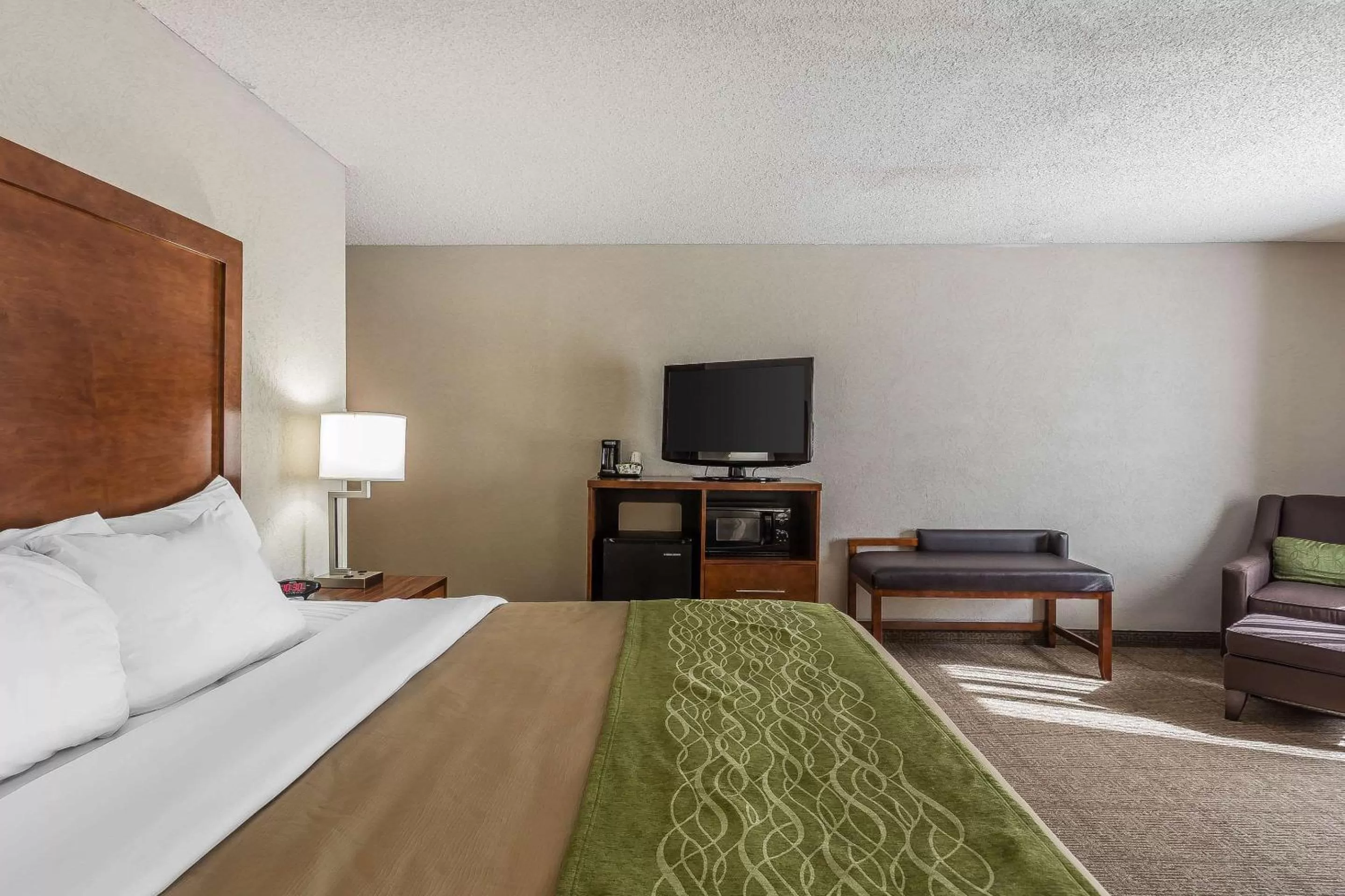 Bedroom, Bed in Quality Inn Summerville-Charleston