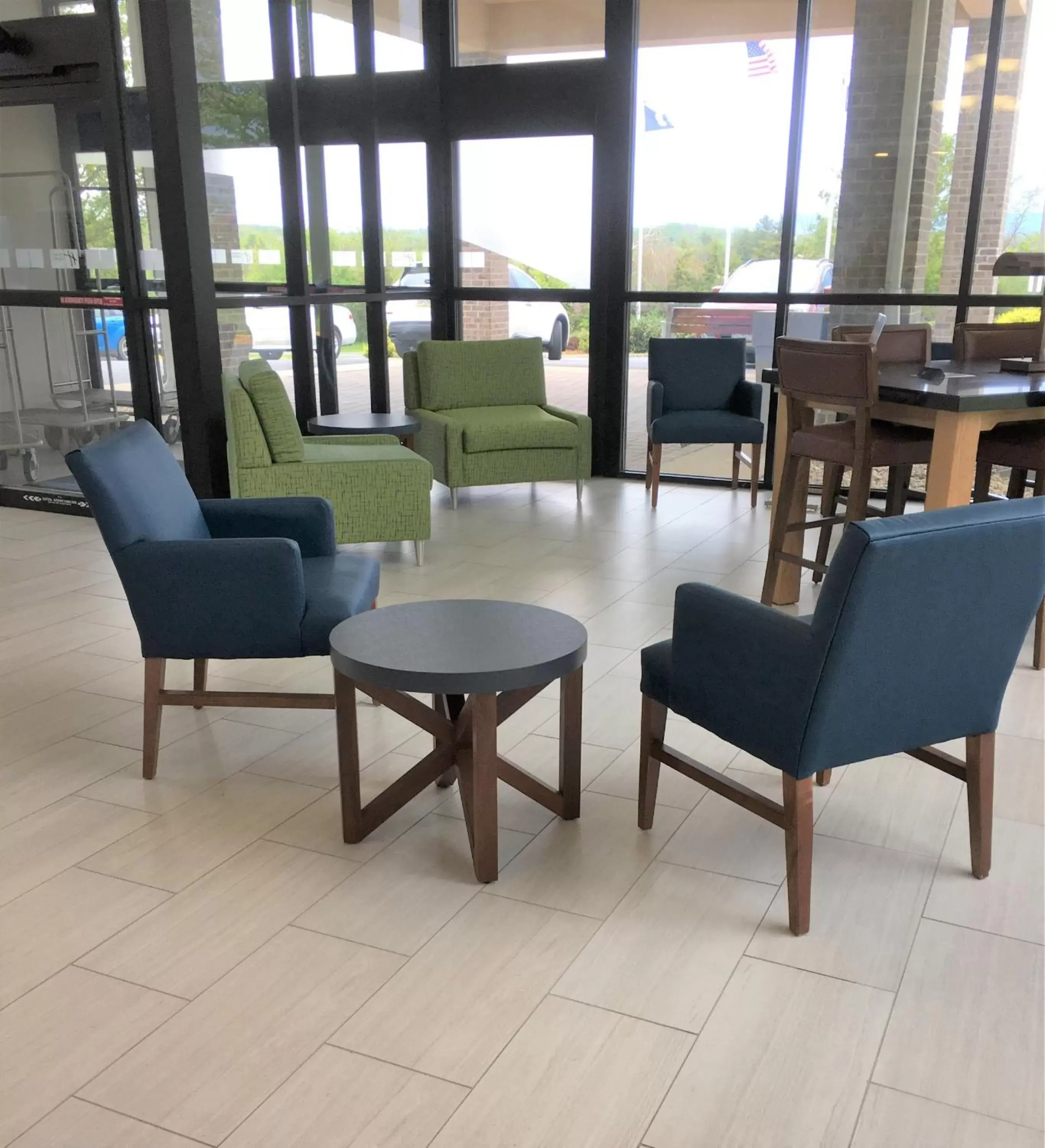 Property building, Seating Area in Holiday Inn Express Stephens City, an IHG Hotel