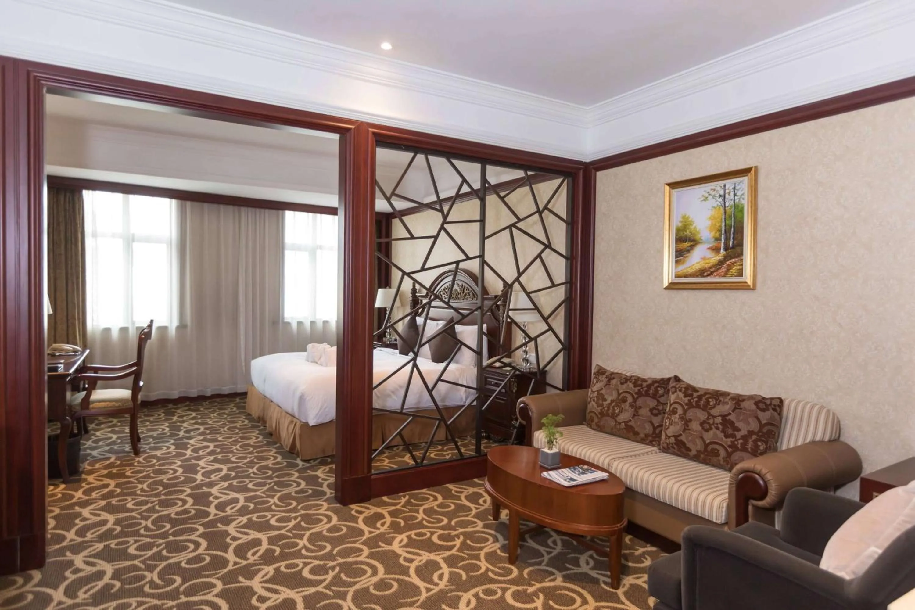 Photo of the whole room, Bed in Wyndham Shanghai Hongqiao-Near NECC