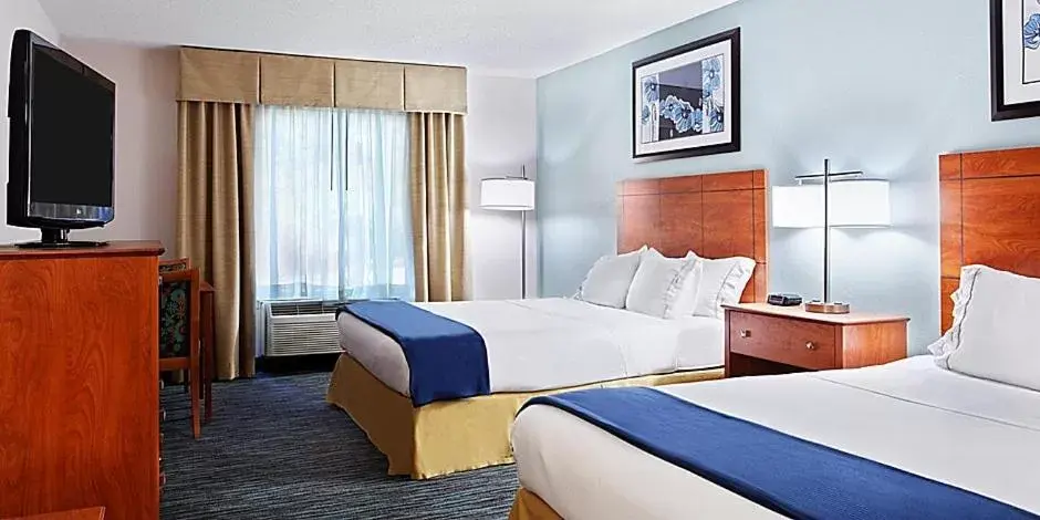 Bed in Holiday Inn Express Richmond-Brandermill-Hull Street by IHG Bed in Holiday Inn Express Richmond-Brandermill-Hull Street by IHG