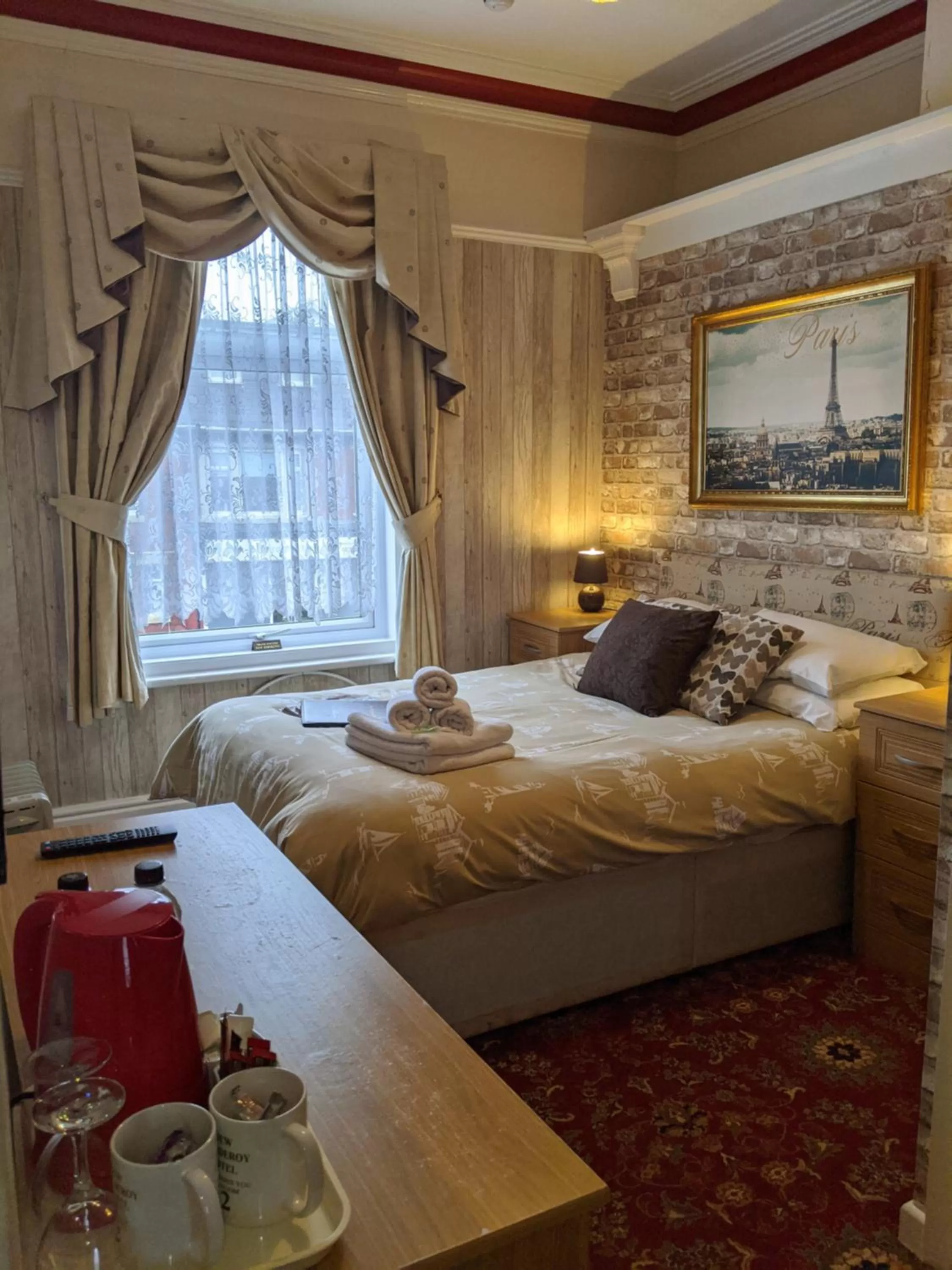 Bedroom, Bed in The New Guilderoy Hotel