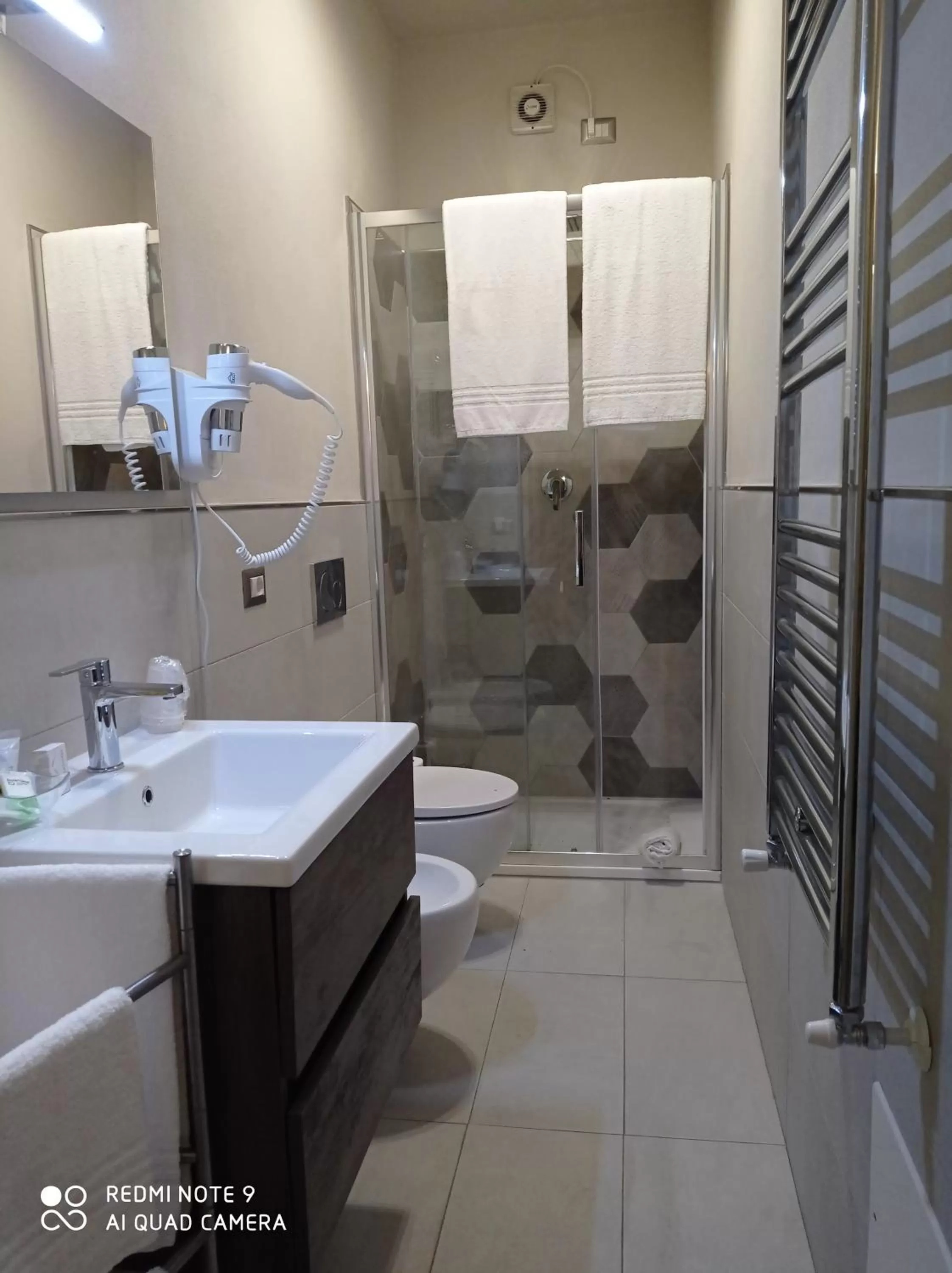 Bathroom in Hotel Monti