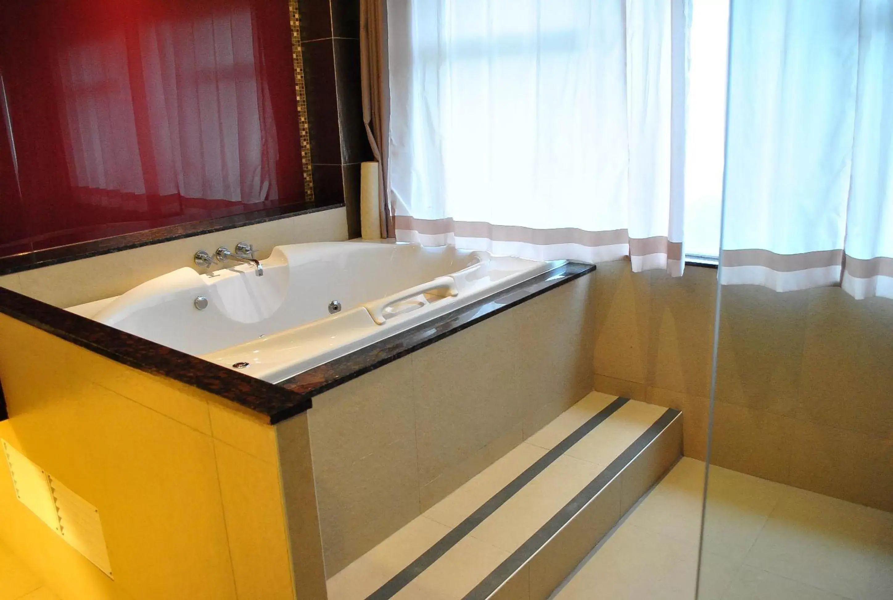 Bathroom in Hotel Elizabeth Cebu