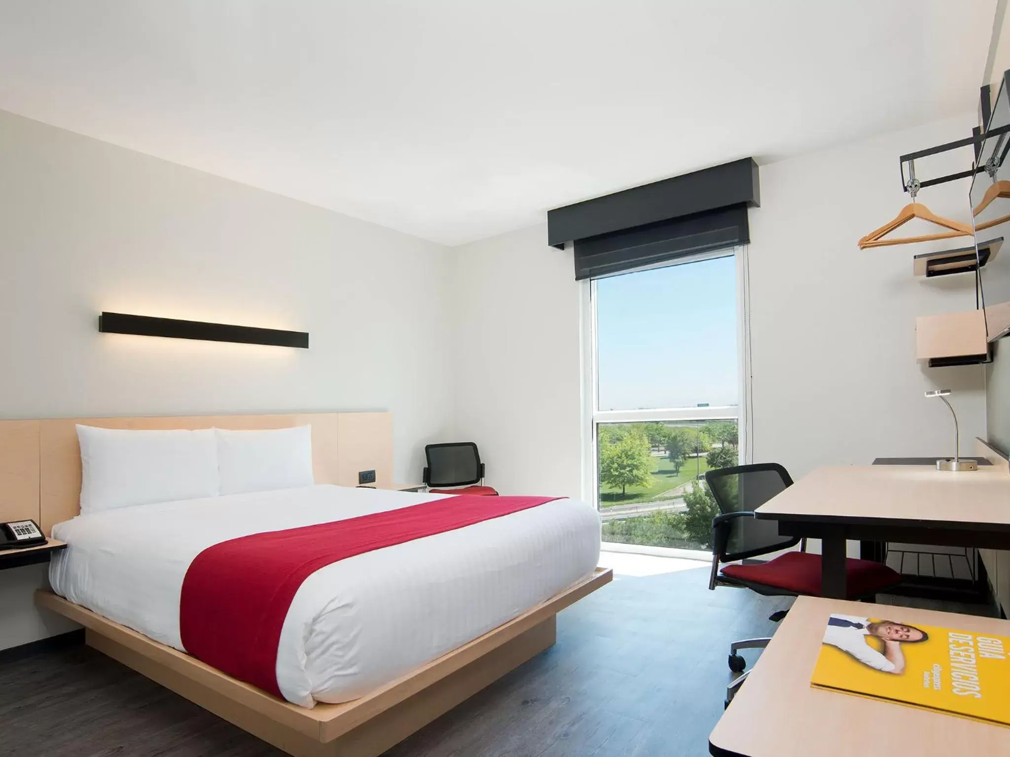 Queen Room in City Express by Marriott Santiago Aeropuerto Queen Room in City Express by Marriott Santiago Aeropuerto