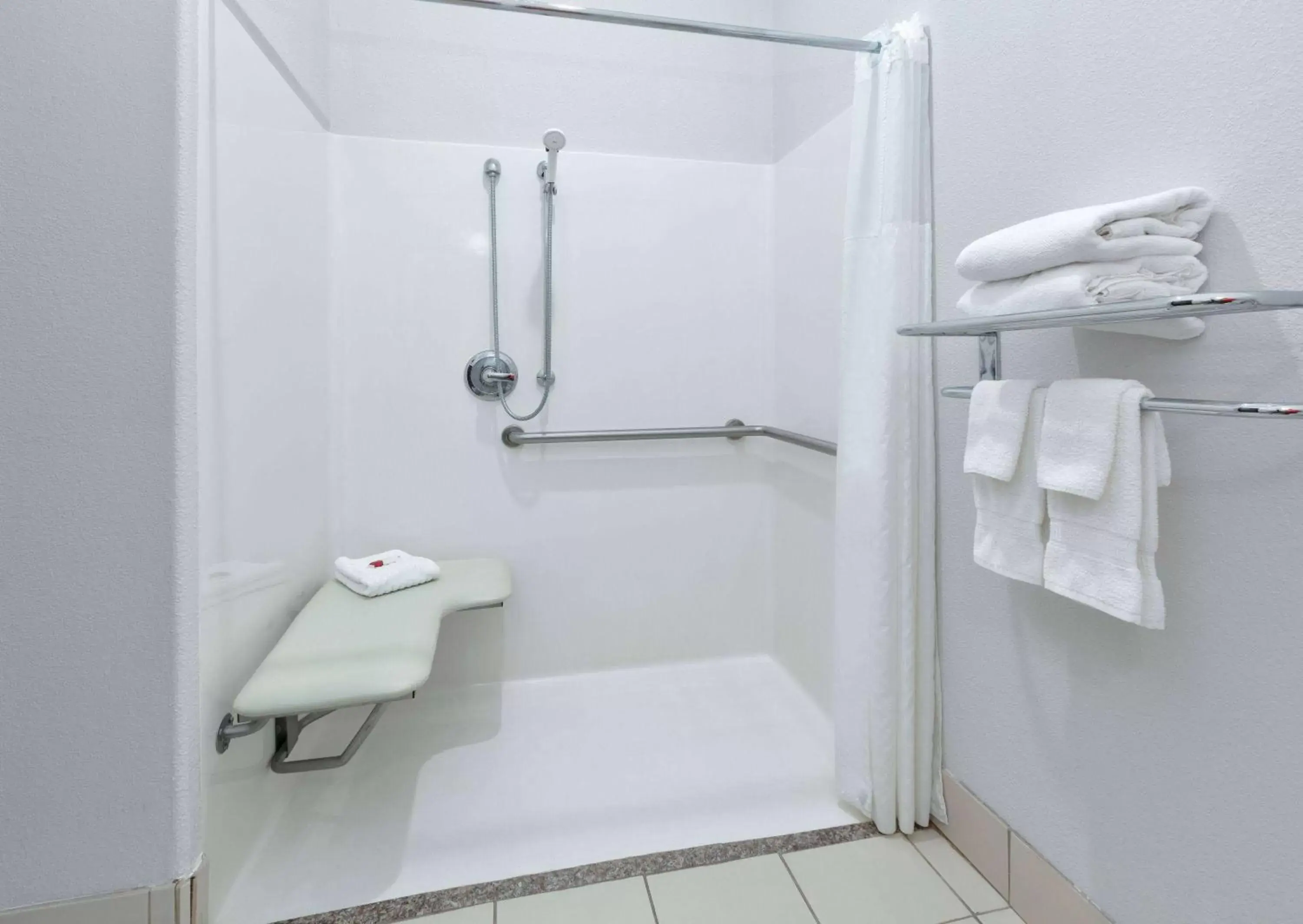 Shower, Bathroom in Baymont Inn & Suites by Wyndham Glen Rose