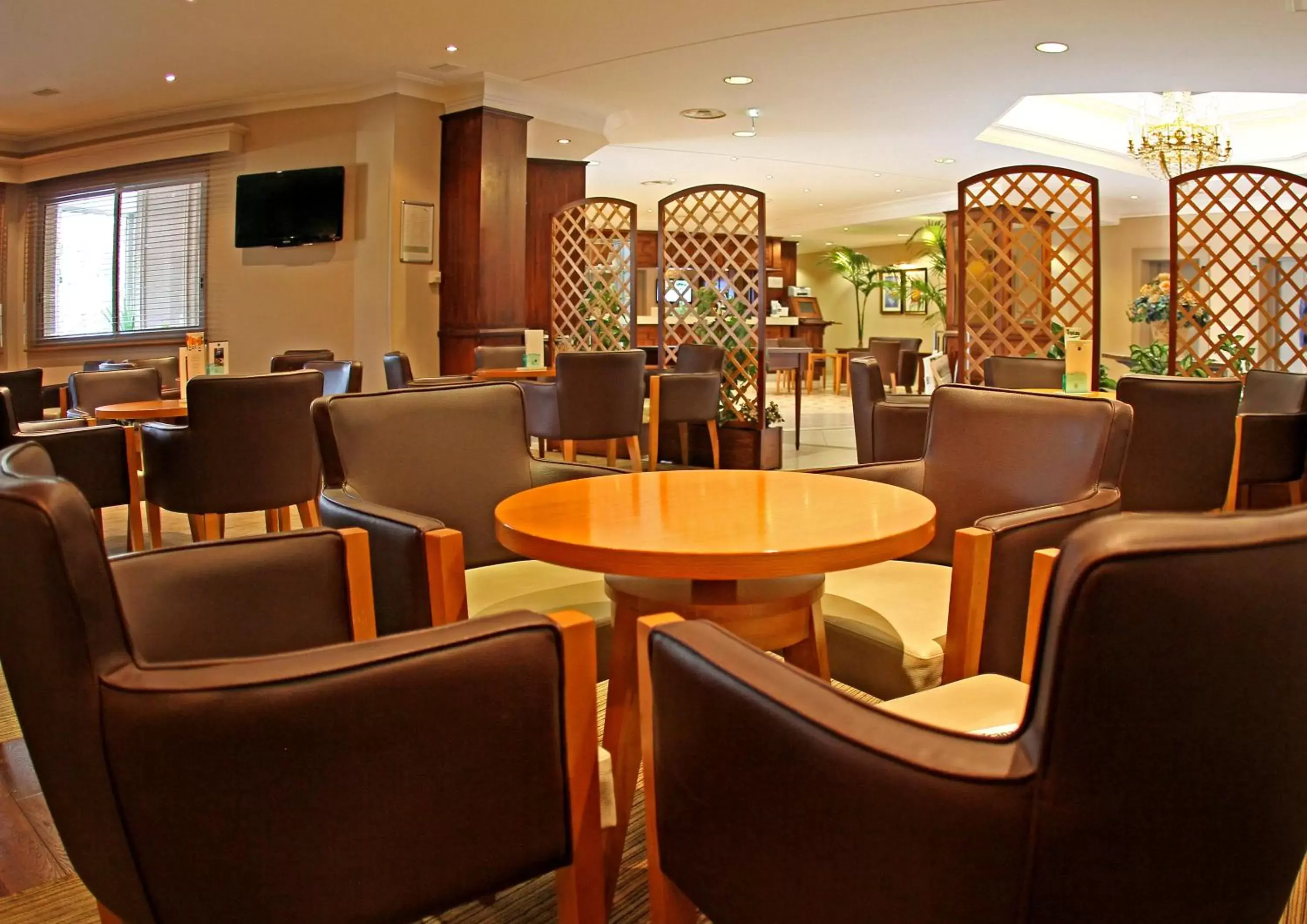 Lounge or bar, Lounge/Bar in Best Western Marseille Aeroport