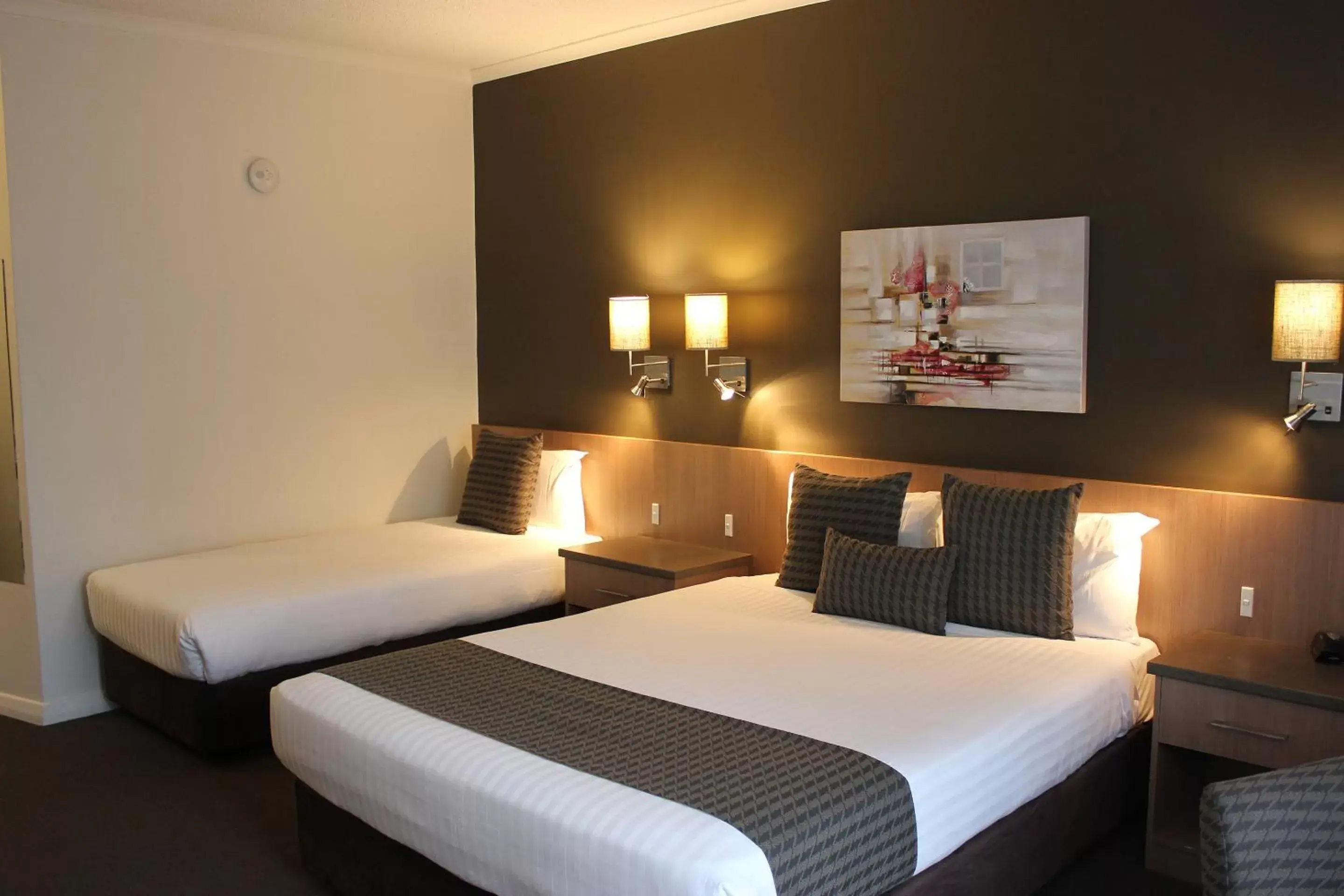 Coffee/tea facilities, Bed in Swan Hill Resort Coffee/tea facilities, Bed in Swan Hill Resort