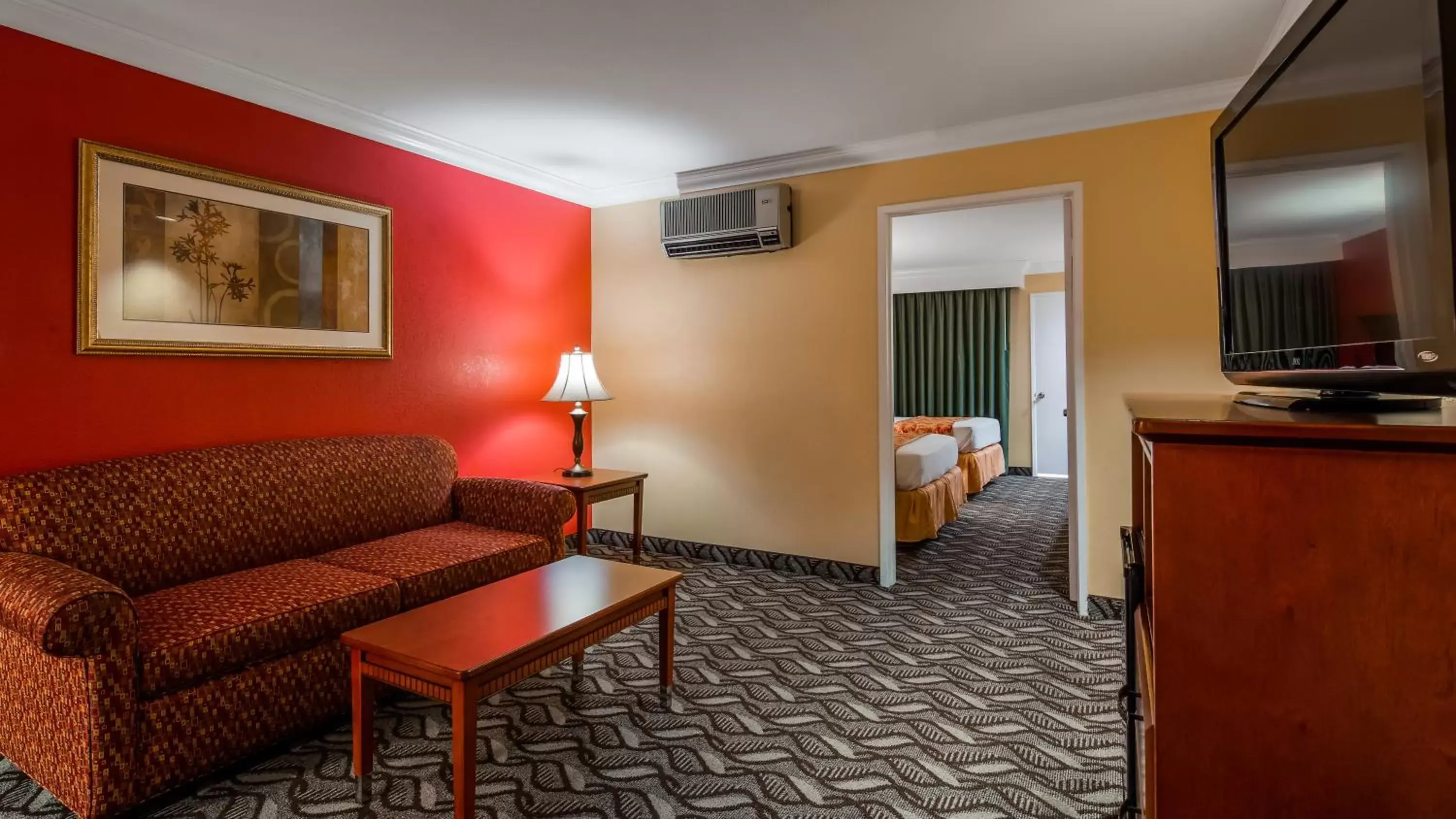 Bedroom, Seating Area in Best Western Moreno Hotel & Suites