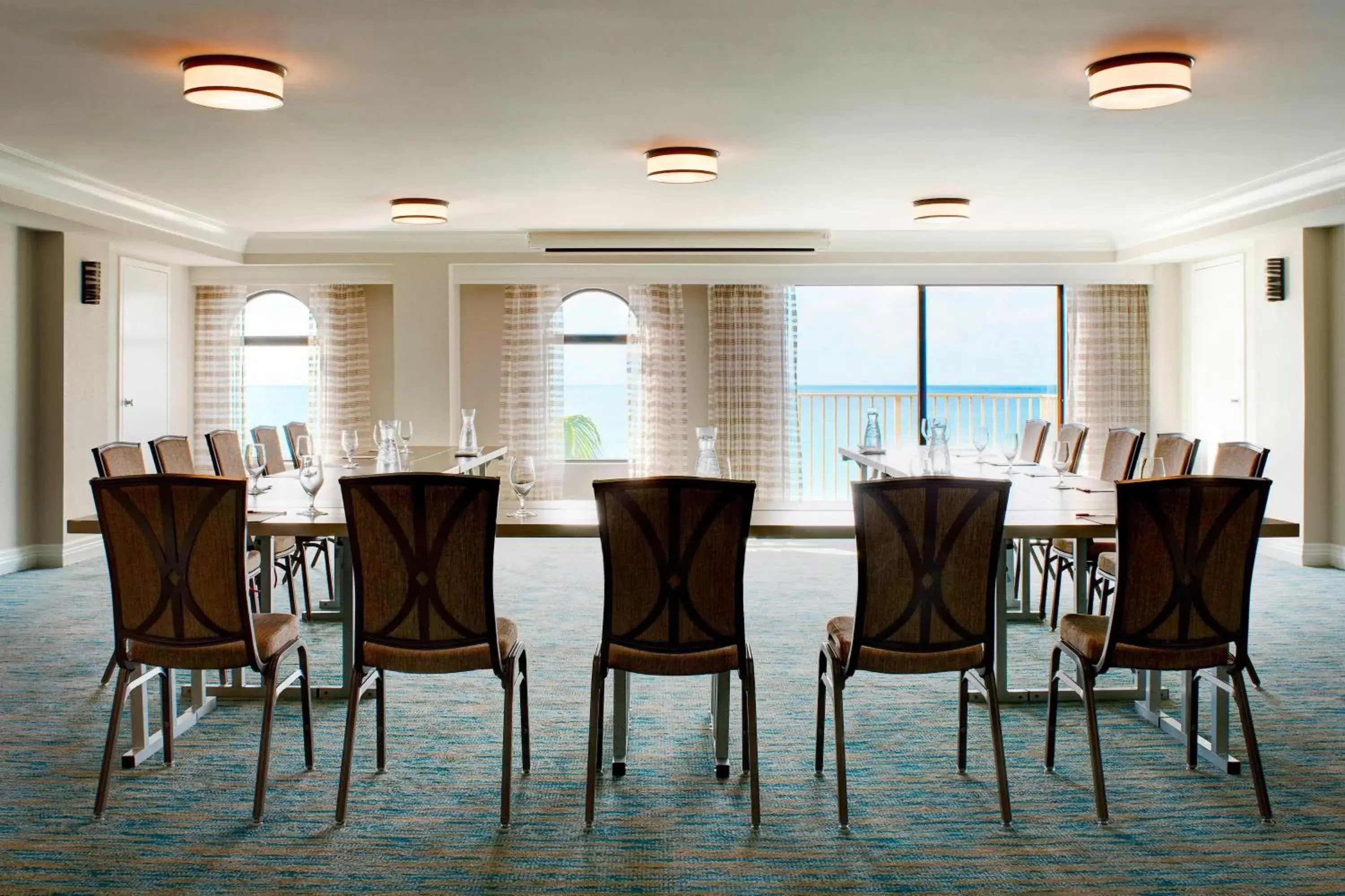 Meeting/conference room, Restaurant/Places to Eat in Grand Cayman Marriott Resort