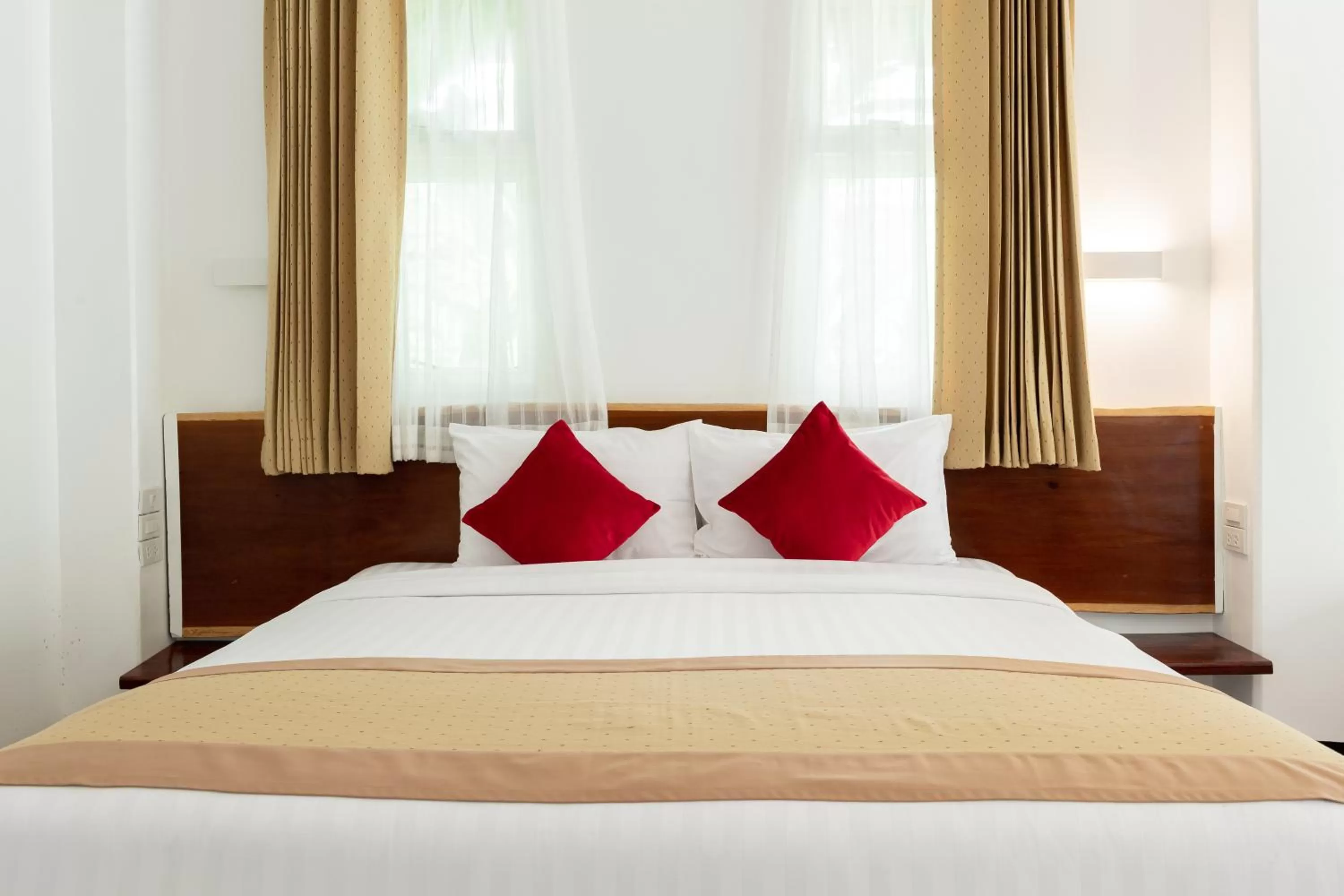 Bedroom, Bed in Green View Village Resort