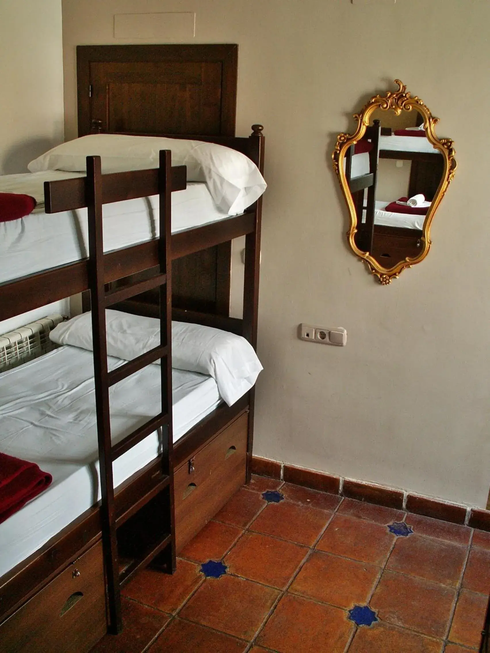 bunk bed in Oasis Backpackers' Hostel Granada
