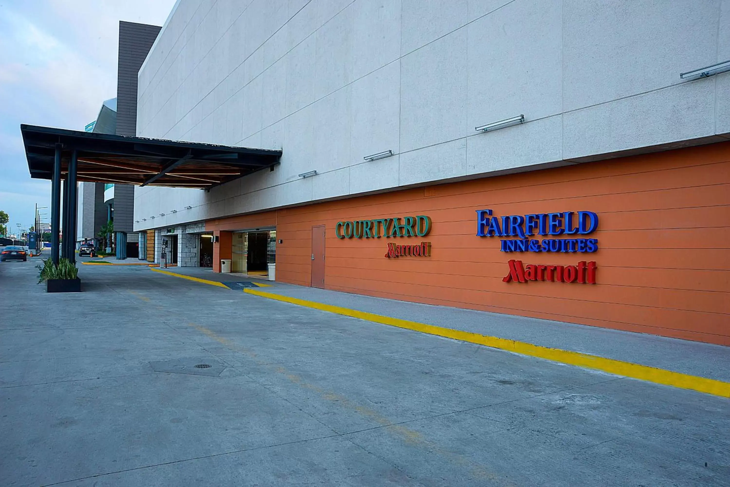 Property Building in Courtyard by Marriott Mexico City Vallejo