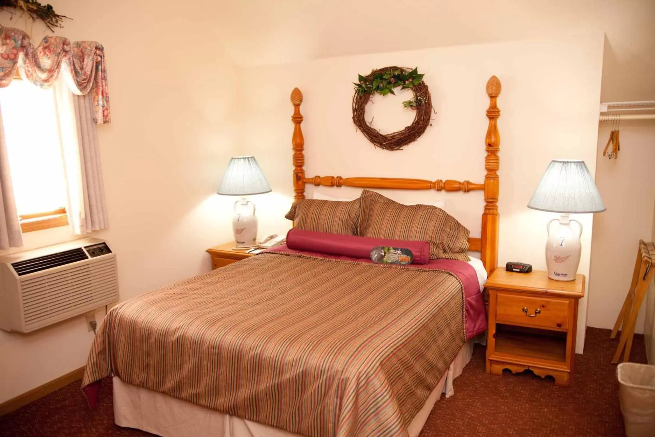 Bed in Baymont by Wyndham Mequon Milwaukee Area Bed in Baymont by Wyndham Mequon Milwaukee Area