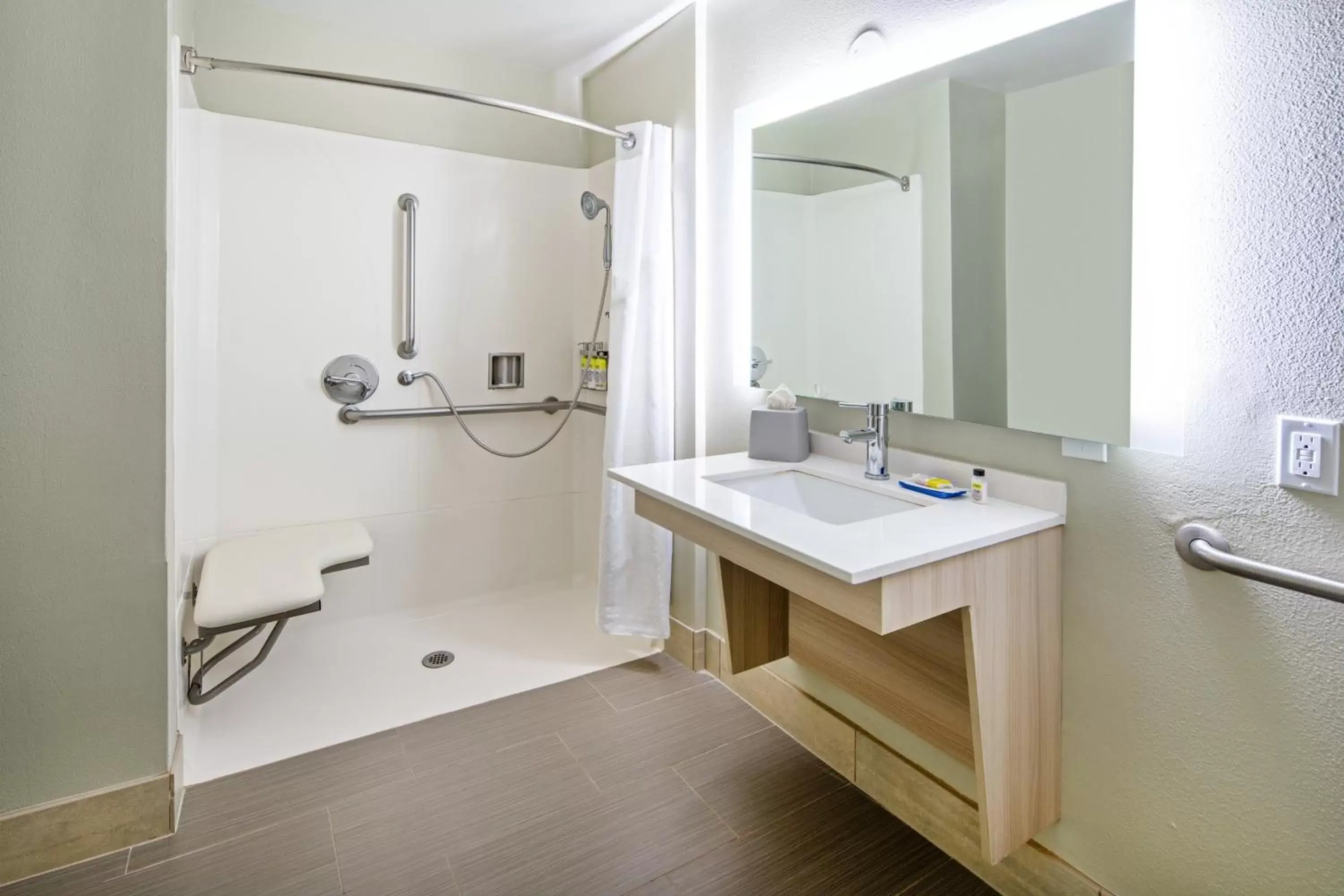 Photo of the whole room, Bathroom in Holiday Inn Express Hotel & Suites Watsonville, an IHG Hotel