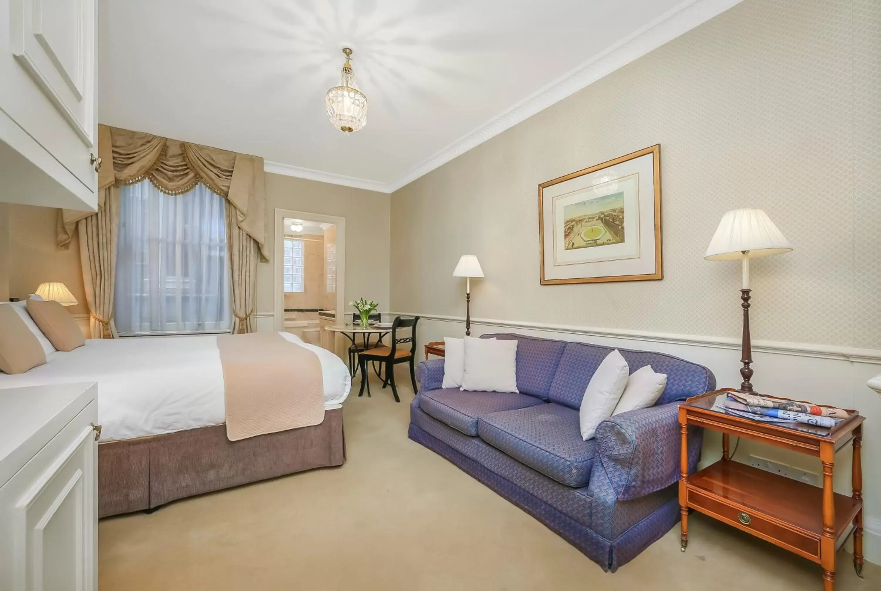 Bedroom, Bed in 44 Curzon Street by Mansley Bedroom, Bed in 44 Curzon Street by Mansley