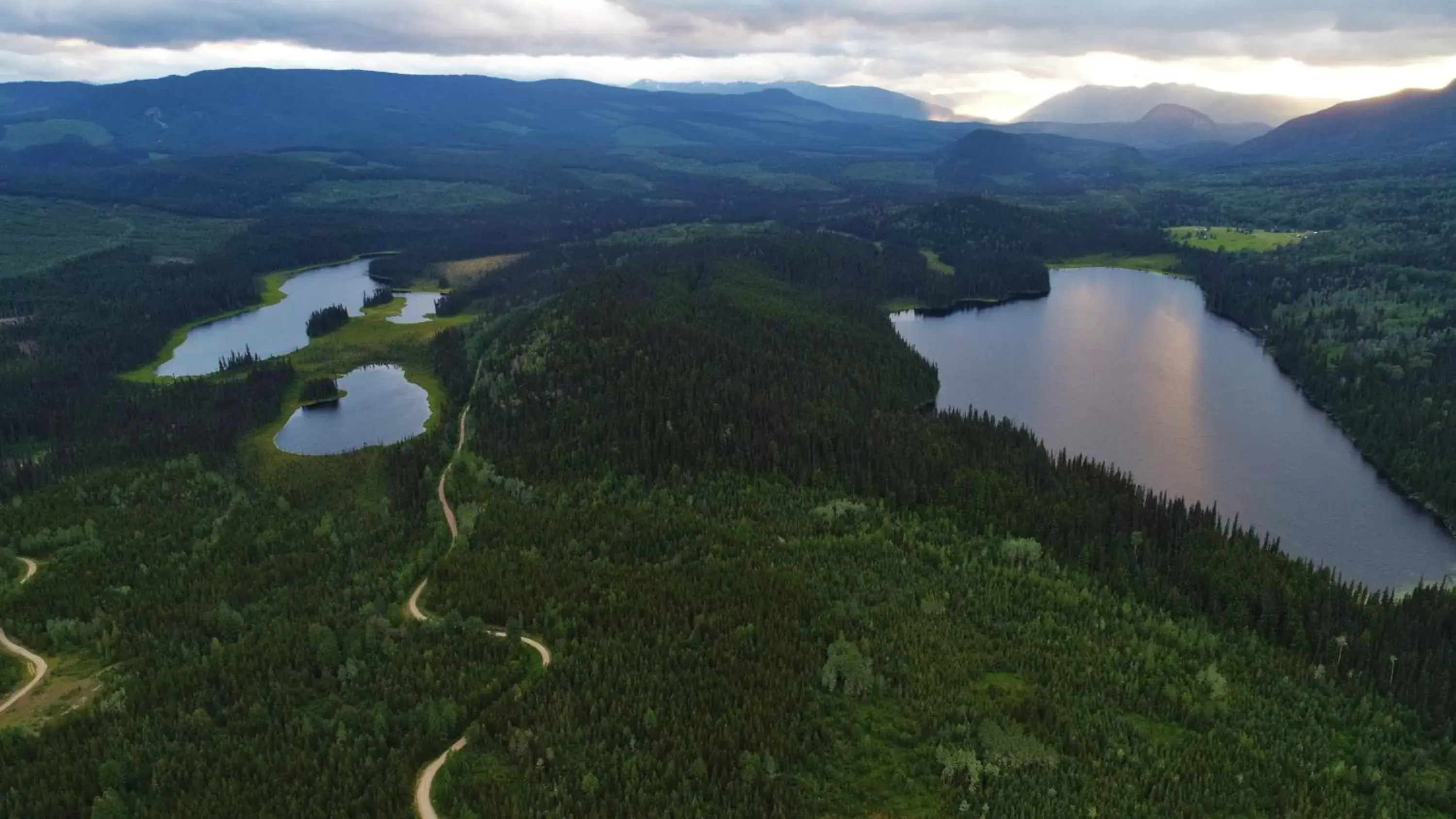 Bird's eye view, Bird's-eye View in Rocky Ridge Resort-BC